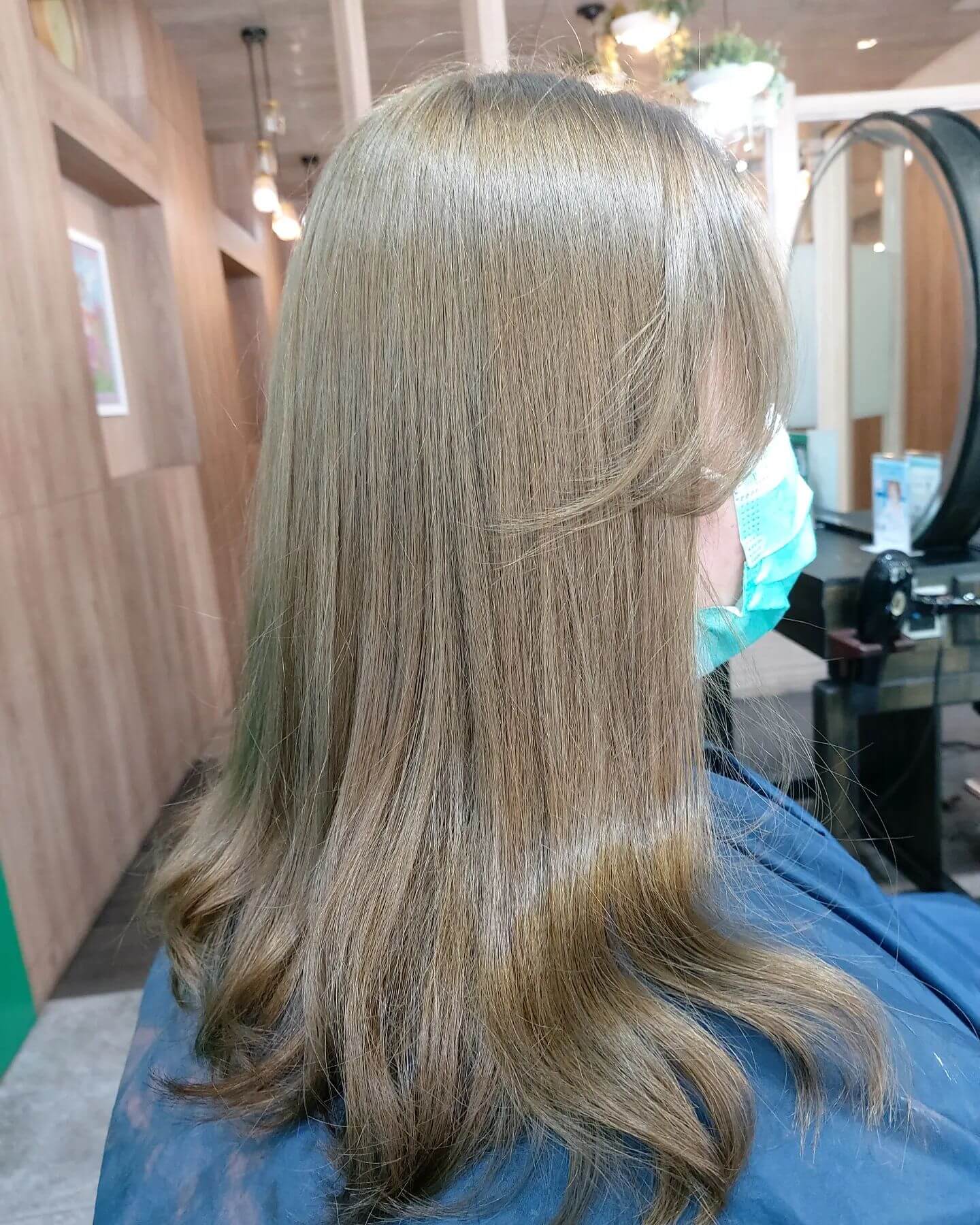 Cut+bleach +color +olaplex +treatment Milbon4 step  ️Free parking available
สามารถโทรจองคิวได้ที่
02-042-8385
LINE Account : https://lin