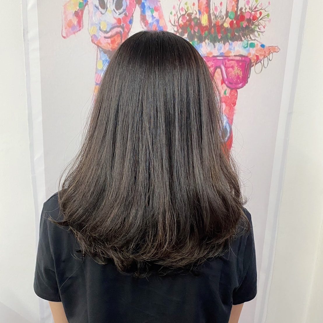 Cut+Digital perm+Olaplex treatment +Milbon treatment
 ทำผมโดยช่างญา ช่างทำผมสไตล์ญี่ปุ่น '
️บริการที่จอดรถ ค่ะ  ร้านเปิดพร้อมให้บริการแล้วนะคะ
ลูกค้าสามารถเข้ามาใช้บริการ หรือโทรเข้ามาสอบถามจองคิวได้เลยค่ะ  ยินดีให้คำปรึกษาก่อนมาใช้บริการ🥰🥰
ร้านเปิดให้บริการ 9.00-18.30  ขอบคุณลูกค้าทุกท่านที่เข้ามาใช้บริการค่ะ
สอบถามเพิ่มเติมหรือจองคิวทำผม
ได้ที่เบอร์โทรศัพ 02-662-7106
ลูกค้าสามารถจอดรถที่ร้านได้เลยนะคะ  อีก1ช่องทางการติดต่อ, เช็คโปรโมชั่นทางร้านหรือจองคิวทำผม สามารถแอดไลน์ของทางร้านได้เลยค่ะ
LINE account
https://lin.ee/3Cm0Ksiac  #106hair #coco106 #sukhumvit39 #ร้านทำผม106coco #ร้านทำผม106 #สระโซดาสปา #ไฮไลท์สีผม #ทำสีผม #ร้านทำผม #ร้านทำผมในกรุงเทพ #ร้านเสริมสวยในกรุงเทพ