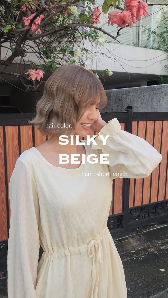 Style: Short  Color : Silky beige and highlight        สีเบจจะช่วยให้ใบหน้าของคุณสว่างขึ้น แต่งแต้มด้วยไฮไลต์ทำให้ดูมีความน่ารักมากขึ้น ถึงแม้จะเป็นผมบ๊อบ ก็สวยได้ในทุกการเคลื่อนไหว🥰  シルキーベージュandハイライト
顔を明るく見せるベージュと動きのあるハイライトを組み合わせると bobスタイルなどでも動きのあるスタイルに、日本で流行りの外はねも可愛い🥰  Stylist :   Hide  @bell_otonagami_hide.aira  FB :  BELL Otonagami  salon  Tel :      020003001
LINE :   @skk6845h
Business hours :   9AM〜9PM  Please feel free to contact us/お気軽にお問合せください️  #Bellotonagamisalon #ร้านทำผมญี่ปุ่น #バンコク美容室 #バンコク駐在 #バンコク在住