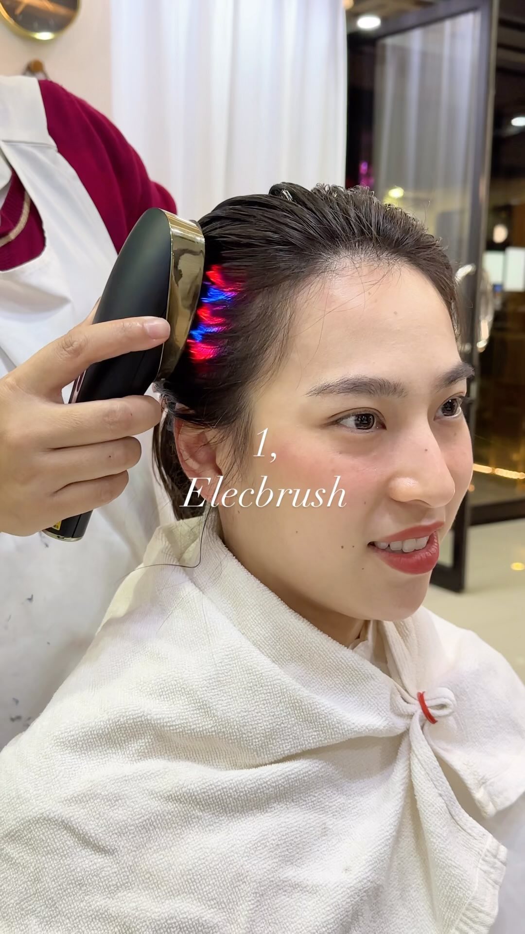 電気ブラシ&超音波アイロン️
•popular in Japan 
Elecbrush & ultrasonic wave 
•powerdict treatment set 2800THB
•ลิฟท์หน้า ทำความสะอาดหนังศีรษะ กระตุ้นผิวหนัง 
ION ELEC LED รวมจบในแปรงเดียว
-
สิ่งที่มาพร้อมกับบริการของพวกเรา
🟡 ก่อนทำสีจะมีการฉีดสเปรย์กันแสบที่หนังศีรษะ
 ทำเคมีโดยไม่กังวลด้วยโฟมเคราติน และ Repair Mist ไม่ให้เกล็ดผมที่สำคัญต้องเสียไป
 สเต็ปการสระผมของทางร้านที่ได้เป็นแค่การล้าง พร้อมด้วยผลิตภัณฑ์จากญี่ปุ่น
🟣 เซ็ตผมตามรีเควสพร้อมด้วยแว็กซ์,ออยด์และเซรุ่มผม
🟠 ทำผมเสร็จยังมีสติ็กเกอร์ออริจินอลของทางร้านแถมให้ เอคคลูซีฟสำหรับ VIP เมมเบอร์ที่สมัครครั้งแรกจะมีแก้วน้ำออริจินอลของร้านแถมให้อีก
🟢 พร้อมน้ำดื่มระหว่างทำผมให้เลือกถึง 10 อย่าง
️ ที่จอดรถฟรีแถมไม่ใช่ที่กลางแจ้ง
️ แถมด้วยรอยยิ้มและความรู้สึกที่อยากให้ทุกคนสวยเริ่ดดดดด(แน่นอนฟรีอยู่แล้ว)
-
ที่ตั้งร้าน ร้านอยู่ใกล้กับ บีทีเอสพร้อมพงษ์ ในซอยสุขุมวิท 39 ซอยพร้อมศรี 1 metropole residence ชั้น1 ร้านมีที่จอดรถบริการค่ะ
Metropole residence,soi Phrom si1,Sukhumvit39
จองคิวหรือสอบถามได้ที่เบอร์ tel:020048180
Line@: aki-endo
เวลาทำการ: 10:00AM – 8:00PM (หยุดทุกวันอังคาร Tueday closed)  #ตัดผมสไตล์ญี่ปุ่น #เซ็ตผม #ทำสีผม #ตัดผม #หน้าม้า #หน้าม้าซีทรู #ร้านทำผม #ร้านทำผม #สุขุมวิท #ไฮไลท์ #ทรงผมเกาหลี #ดัดผม #ทรงผมสไตล์เกาหลี #สไตล์เกาหลี #ม้วนผม #ผมสั้น #ฟอกผม #ย้อมผม #バンコク美容院 #バンコク美容室 #染髪 #漂髪 #漸層染 #理发 #염색 #앞머리 #헤어컬러링 #탈색