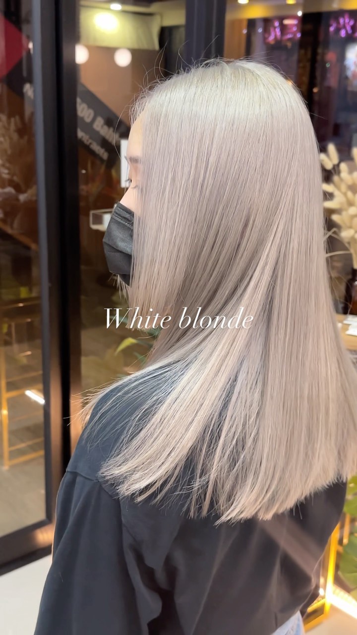 ️white blonde️
•carebleach x ultrasonic 6500thb~ (included 2times bleach)
-
☆☆☆☆
・ไฮไลท์,เทคนิคตัดที่ละเอียด ควบคู่ผลิตภัณฑ์และเทคนิคจากญี่ปุ่น สร้างสรรค์ทรงผม
・เข้าถึงทุกเทรนด์ไม่ว่าจะญี่ปุ่นหรือเกาหลี
☆☆☆☆
・Akiendo คือทรงผมที่เชื่อมไปถึงความมั่นใจของคุณ🤩
☆☆☆☆
・พวกเรานั้นมีรับประกันสี10วัน(ไม่รวมสีหลุดโดยธรรมชาติ)
・สำหรับท่านที่ทำไฮไลท์ครั้งแรก สามารถใส่สีอีกครั้งในราคา 1000 บาทภายใน 20 วัน
☆☆☆☆
-
ที่ตั้งร้าน ร้านอยู่ใกล้กับ บีทีเอสพร้อมพงษ์ ในซอยสุขุมวิท 39 ซอยพร้อมศรี 1 metropole residence ชั้น1 ร้านมีที่จอดรถบริการค่ะ
Metropole residence,soi Phrom si1,Sukhumvit39
จองคิวหรือสอบถามได้ที่เบอร์ tel:020048180
Line@: aki-endo
เวลาทำการ: 10:00AM – 8:00PM (หยุดทุกวันอังคาร Tueday closed)  #ตัดผมสไตล์ญี่ปุ่น #เซ็ตผม #ทำสีผม #ตัดผม #หน้าม้า #หน้าม้าซีทรู #ร้านทำผม #ร้านทำผม #สุขุมวิท #ไฮไลท์ #ทรงผมเกาหลี #ดัดผม #ทรงผมสไตล์เกาหลี #สไตล์เกาหลี #ม้วนผม #ผมสั้น #ฟอกผม #ย้อมผม #バンコク美容院 #バンコク美容室 #染髪 #漂髪 #漸層染 #理发 #염색 #앞머리 #헤어컬러링 #탈색