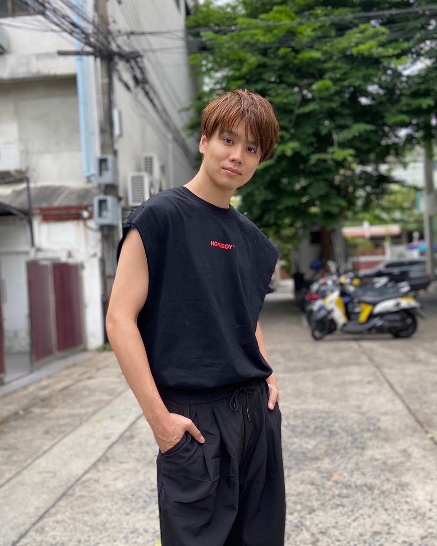 Style : Short  Color : Clear ash brown  大人の束感、爽やかなスマートショート‍♂️ 黒髪に飽きて新しいカラーに挑戦してみたい方にオススメです🫶  Stylist.  ERI @bell_otonagami_eri  FB.  BELL Otonagami  salon  Tel.020003001
LINE.@skk6845h
Business hours:9AM〜9PM  Please feel free to contact us/お気軽にお問合せください️  #Bellotonagamisalon #ร้านทำผมญี่ปุ่น #mensshort #バンコク美容室 #バンコク駐在 #バンコク在住