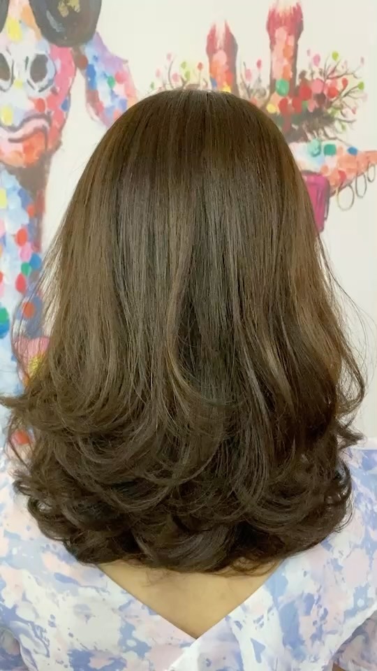 Cut+Color +Digitalperm+Olaplex +Milbon Treatment
ทำผมโดยช่างญา ช่างทำผมสไตล์ญี่ปุ่น 
️ Free parking available 
ร้านเปิดให้บริการ 9.00-18.30 
สำรองคิวได้ที่เบอร์
️02-662-7106
LINE account
https://lin.ee/3Cm0Ksiac  #coco106 #106hair #digitalperm #coolperm #color #hiligth #milbon #salon #beauty #treatment #straight #cut #sodashower #shothair #longhair #japan #bangkok #sukhumvit39 #ร้านเสริมสวยในกรุงเทพ