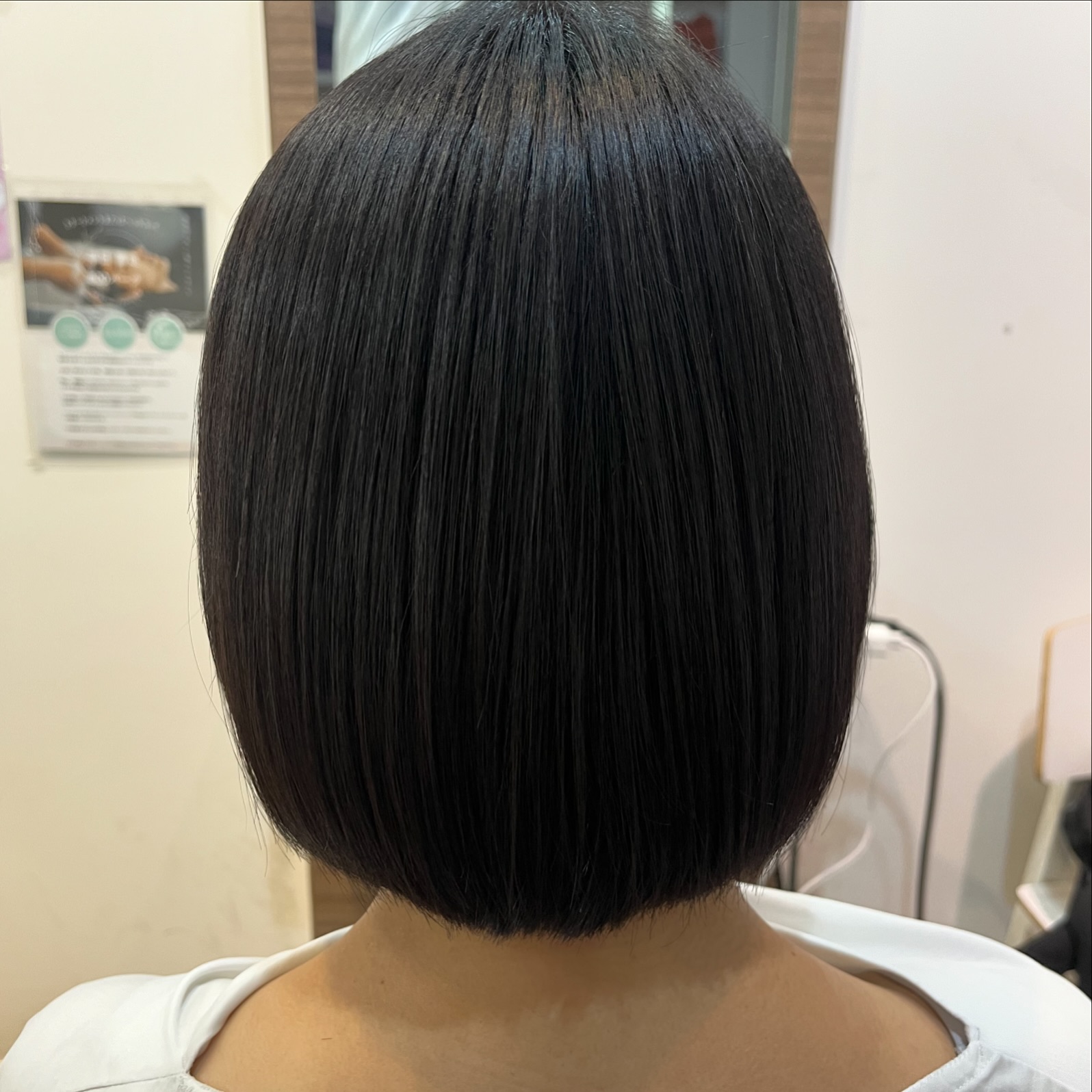 #haircut #symmetry
#シンメトリー #ちゃんときる
Sukhumvit 39 マノモール内2F(入口に世界の山ちゃん　さんがあるモール)
️駐車場有ります。
0855566221
LINE 
　@を頭につけてrossa_hair
@rossa_hair  営業時間
 9:00-18:00(最終カット受付)
定休日　毎週水曜  #rossahair #ロッサヘアー #バンコク美容室 #プロンポン美容室 #バンコク #美容師 #プロンポン #ヘアサロン #日経美容室 #美容室 #美容師 #バンコク駐在 #駐妻 #japanese