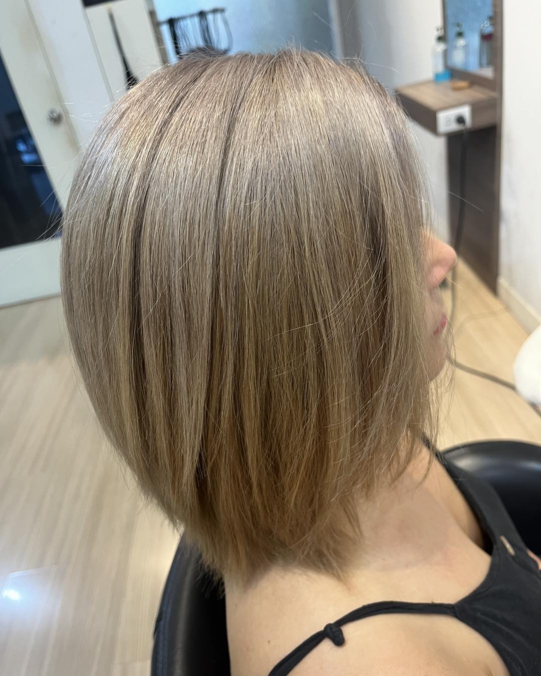 #breachhaircolour #ブリーチ
#ブロンドヘアー 

Sukhumvit 39 マノモール内2F(入口に世界の山ちゃん　さんがあるモール)
駐車場有ります。
0855566221
LINE 
　@を頭につけてrossa_hair
@rossa_hair

営業時間
  9:00-18:00(最終カット受付)
定休日　毎週水曜

#rossahair #ロッサヘアー #バンコク美容室 #プロンポン美容室 #バンコク #美容師 #プロンポン #ヘアサロン #日経美容室 #美容室 #美容師 #バンコク駐在 #駐妻 #japanese