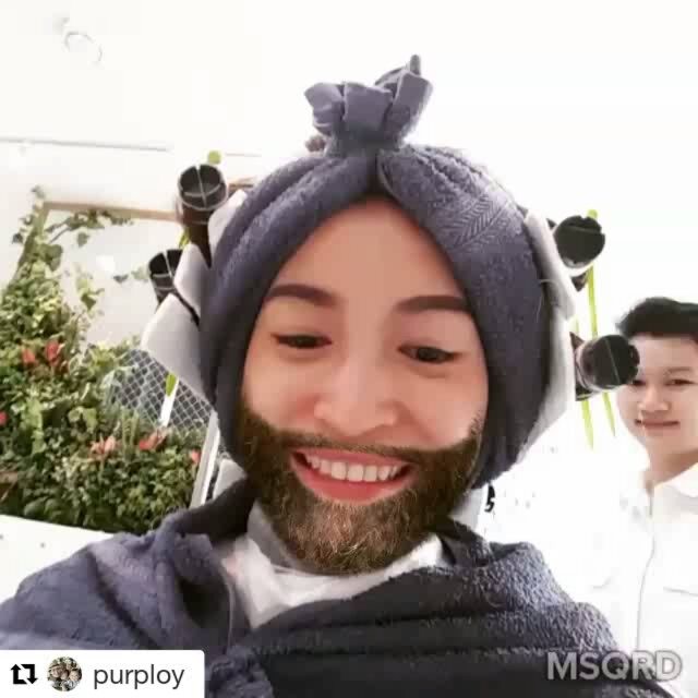 คิดถึง 
#Repost @purploy with @repostapp
・・・
ไม่ได้โกนคืนเดียวนี่ฟึ่มเชียว #ฝากเล็มเคราให้ด้วยฮะ #ลูกน้อยบอกจั๊กกะจี๋ #เล่นไปเรื่อย #นั่งนานจนก้นกบแทบยาวมาทะลุเบาะละ @lusrica_salon @__kulala @aa_asuka :)