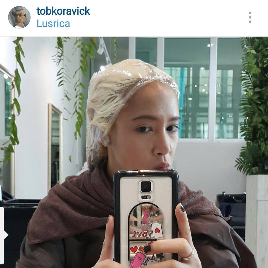 แอบคิดถึง สาว VOGUE k'@tobkoravick นะคะ  ว่างๆๆอย่าลืมแวะมา @lusrica_salon 
#hair #haircut #hairstyles #haircolor #hairstyle #hairfashion #lifestyle #organic #salon #salonlife #beauty #beautyblogger #fashion #fashionblogger #streetstyle #streetfashion #streetphotography #thailand #bangkok #bangkokfashion #thonglor