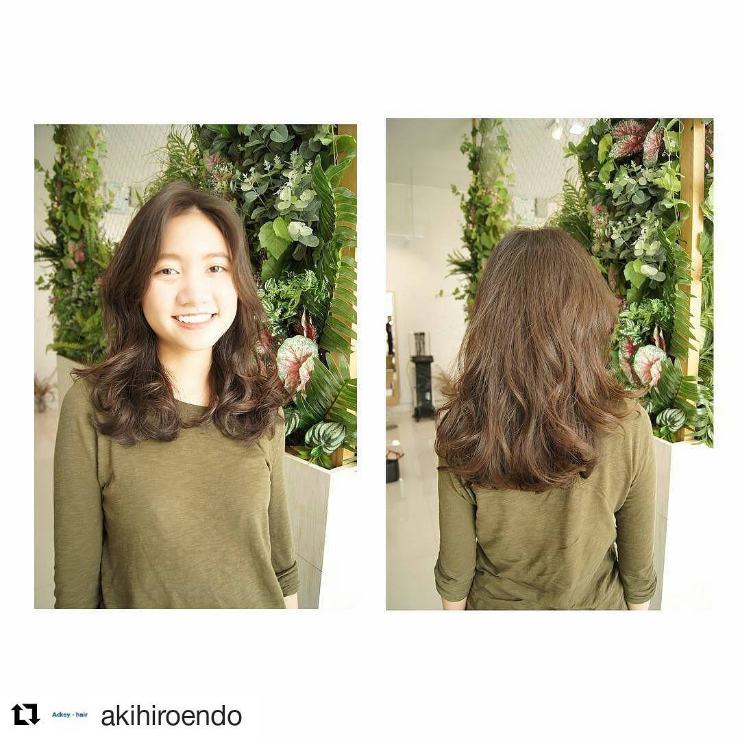 วันหยุดสบายๆๆแวะมาผ่อนคลาย + ผมสุขภาพดีกันนะคะ 
#Repost @akihiroendo with @repostapp
・・・
本日のお客様  オシャレなタイ人のお客様です
タイでは重ためのスタイルが好まれる方が多い️
重ためだけど柔らかく見える様にレイヤーを少し入れてます  ヘアカラー&カットともにラズリカへお越しください^ ^️ #lusrica #japanese #hairsalon #salon #color #parm #bangkok #thonglor11