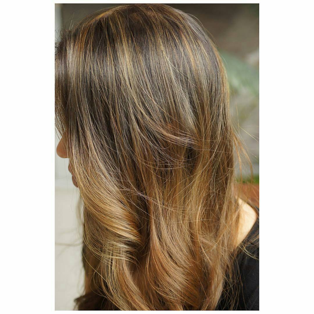@Regrann_App from @akihiroendo - customer  She has high light color .
Fin high light put on the natural brown hair.
It looks awesome  ハイライトカラーです
バレイヤージュ風にハイライトをナチュラルブラウンのベースに被せてグラデーションにしました  #balayage #highlight #color #salon #thonglor11 #bangkok #lusrica #japanese #haircolor #hair #hairsalon #hairstyle - #regrann