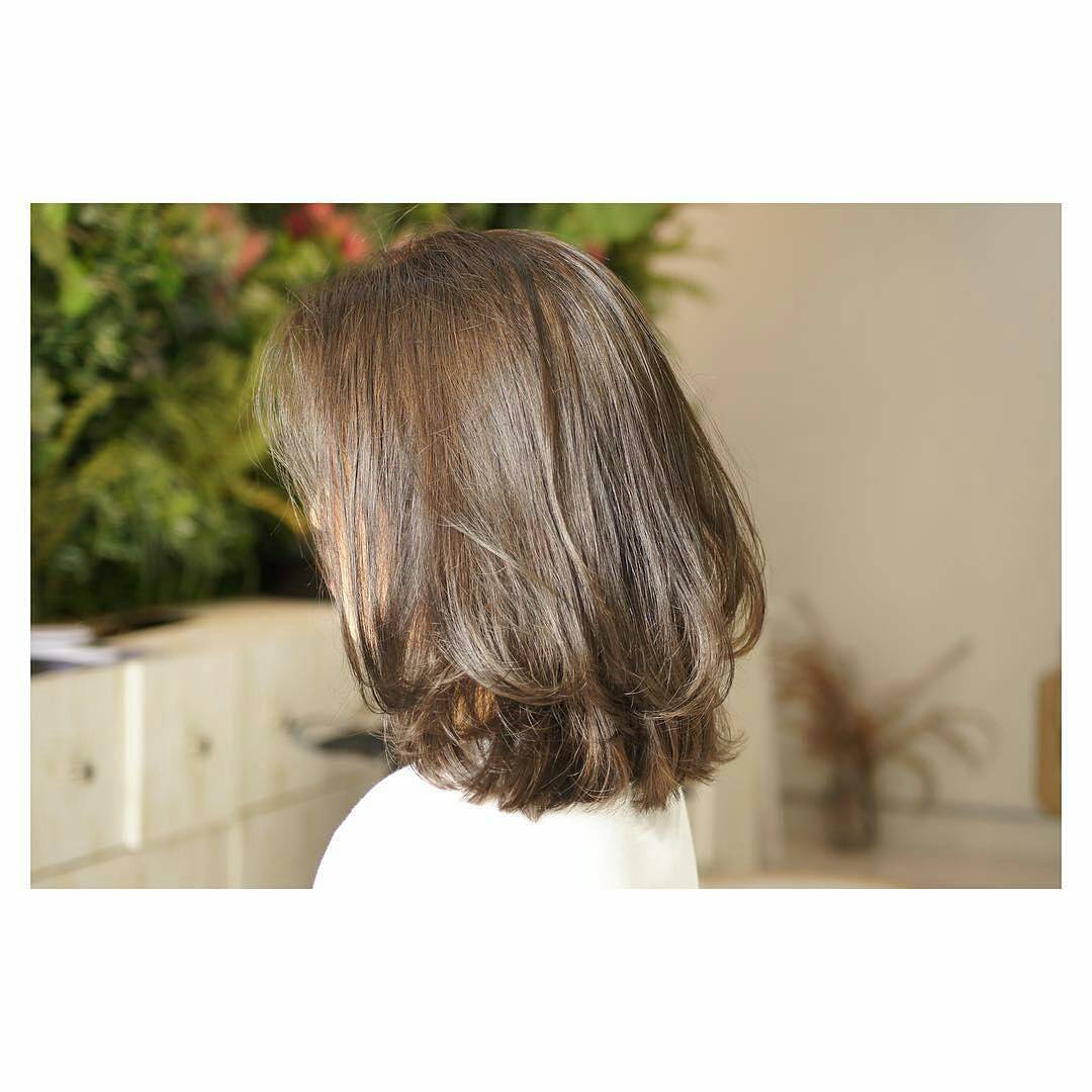 @Regrann_App from @akihiroendo -  customer  She has ash brown color!
It will be shiny and healthy . 
アッシュブラウンカラーは健康的でツヤのあるカラーです #japanese #highlightcolor #thonglor11 #bangkok #haircolor #hairstyle #hair #salon #hairsalon #ash #ashcolor - #regrann