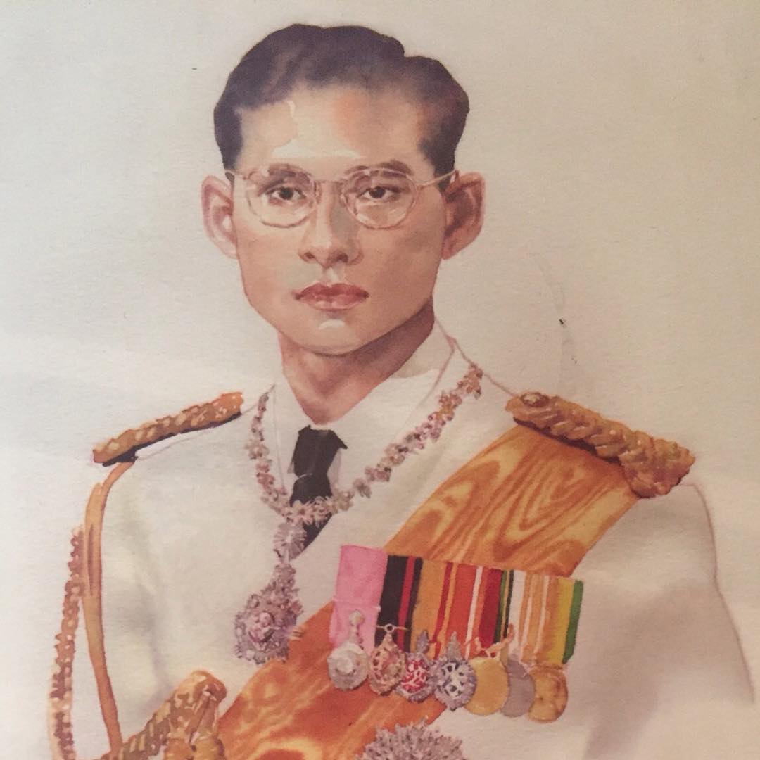 พ่ออยู่ในใจพวกเราเสมอ  ขอน้อมรำลึกในพระมหากรุณาธิคุณอันหาสุดมิได้ 🏻🏻🏻 ข้าพระพุทธเจ้าผู้บริหารและพนักงาน #HairAtelierADOR 🇹🇭