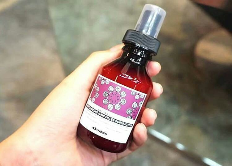 @Regrann_App from @davinesthailand -  เติมความชุ่มชื่นให้กับเส้นผมด้วย Replumping Shampoo ที่มีไฮยาลูรอนิคแอซิดช่วยในการกักเก็บน้ำและเติมเต็มความชุ่มชื่นที่หายไปเพื่อความแข็งแรง สมบูรณ์และเรียบรื่นของเส้นผมค่ะ  #davinesthailand #davines #naturaltech #energizing #replumping #nourishing #Rebalancing #detoxifying #hair #haircut #hairstyles #haircolor #hairstyle #hairfashion #lifestyle #organic #salon #salonlife #beauty #beautyblogger #fashion #fashionblogger #streetstyle #streetfashion #streetphotography #thailand #bangkok #bangkokfashion #thonglor #friends