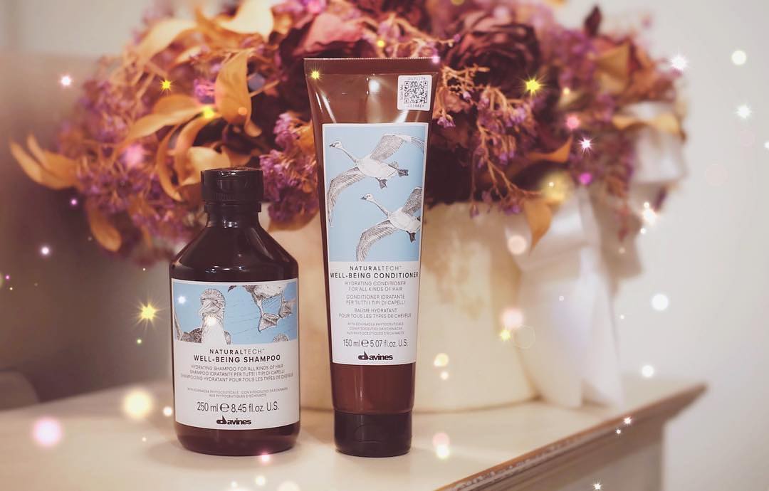 DAVINES CALMING Shampoo
สำหรับหนังศีรษะที่มีอาการแพ้ระคายเคืองง่าย มีส่วนผสมของPhytoceuticals ที่สกัดมาจาก Blueberriesที่มีประสิทธิภาพในการต่อต้านการอักเสบ Tel no