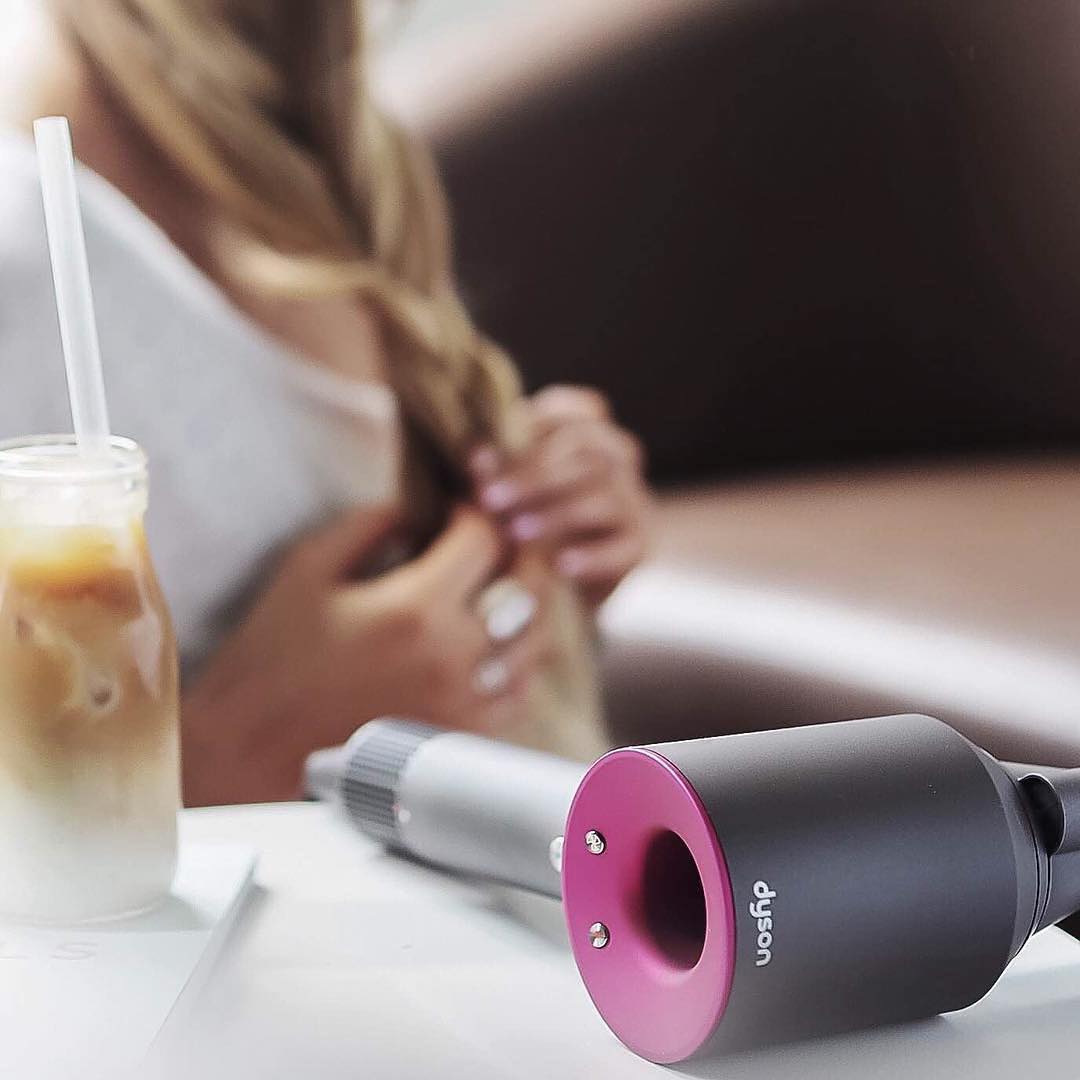 @dysonhair
・・・
Give your hair a new twist. The #Dyson hairdryer's range of heat and speed settings help you achieve the style you want. #dysonhair ... coming soon at  LUSRICA  tel no. 02-009-2626  ... #hairdresser #highlight #ashcolor #hair #haircut #hairstyles #haircolor #hairstyle #hairfashion #lifestyle #organic #salon #salonlife #beauty #beautyblogger #fashion #fashionblogger #streetstyle #streetfashion #streetphotography #thailand #bangkok #bangkokfashion #thonglor