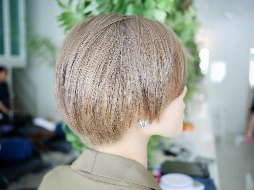 #Repost @akihiroendo_bkk.jp
・・・
We did cut short hair
We produce Japanese quality cut for you Reservation no. 02-009-2616 ️ #lusrica
#highlight #balayage #highlightcolor #color #hair #haircut #hairstyles #haircolor #hairstyle #hairfashion  #organic #salon #salonlife #fashion #fashionblogger #streetfashion  #thailand #bangkok #bangkokfashion #japanesehairsalon #thonglor #バンコク在住 #バンコクライフ #バンコク生活 #バンコク美容室