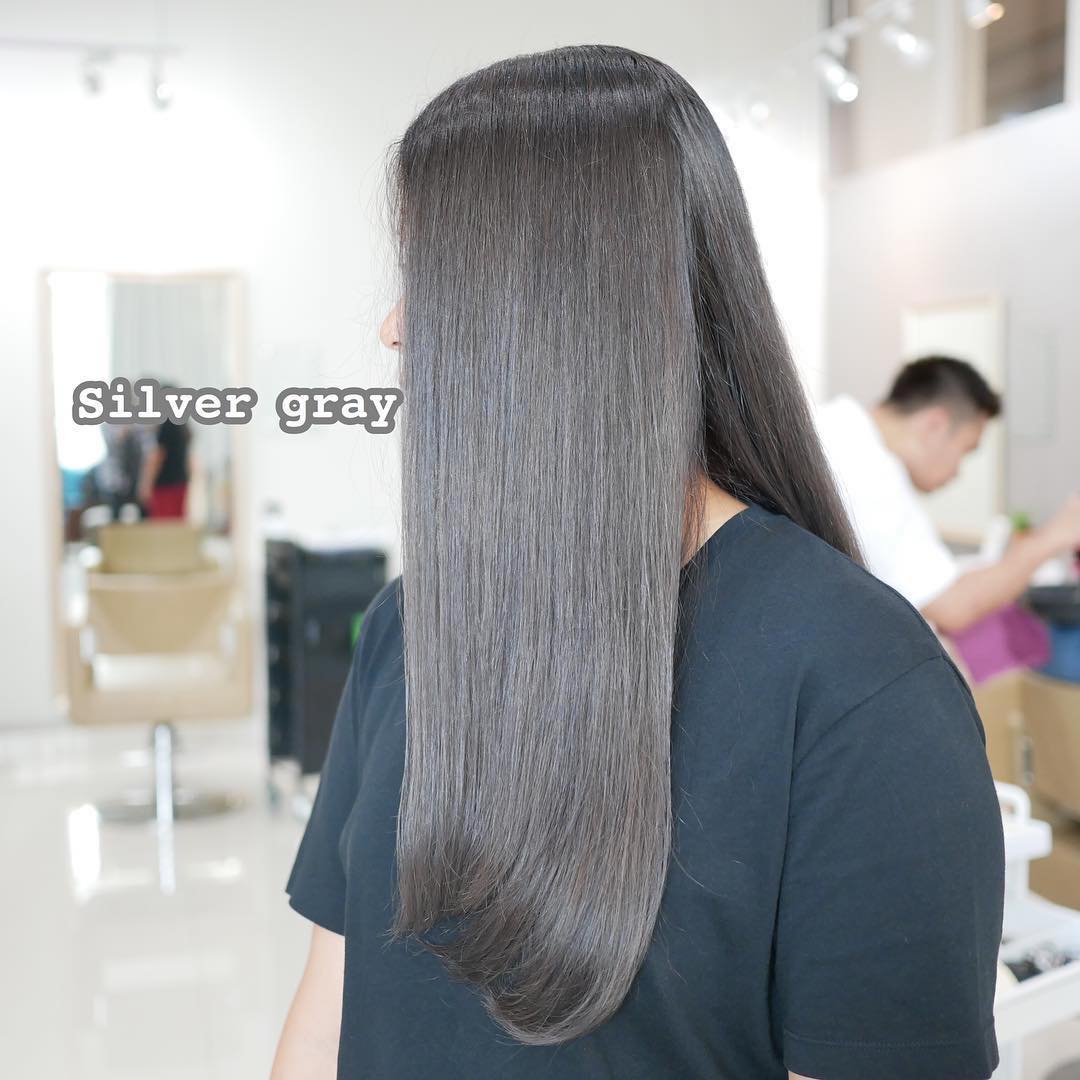 #Repost @akihiroendo_bkk.jp
・・・
[ silver gray style ]
Bleach x 2~  #lusrica
#highlight #balayage #highlightcolor #color #hair #haircut #hairstyles #haircolor #hairstyle #hairfashion  #organic #salon #salonlife #fashion #fashionblogger #streetfashion  #thailand #bangkok #bangkokfashion #japanesehairsalon #thonglor #バンコク在住 #バンコクライフ #バンコク生活 #バンコク美容室 #ตัดผมสไตล์ญี่ปุ่น