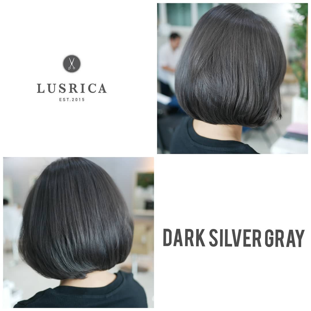 วันนี้ขอแนะนำสีเท่ๆ อีกสีนึงค่ะ Dark silver gray ไม่สว่างมากไปโดนแสงจะออกสีเทาๆ สวยเท่ไปอีกแบบค่ะ ️ -----------------------------------------------------
Lusrica Salon ซอยทองหล่อ 11 (UR Build)
Tel. 02-009-2616
Hours 10.00 AM - 06.30 PM  #lusrica #hairdresser #highlight #ashcolor #hair #haircut #hairstyles #haircolor #hairstyle #hairfashion #lifestyle #organic #salon #salonlife #beauty #beautyblogger #fashion #fashionblogger #streetstyle #streetfashion #streetphotography #thailand #bangkok #bangkokfashion #thonglor