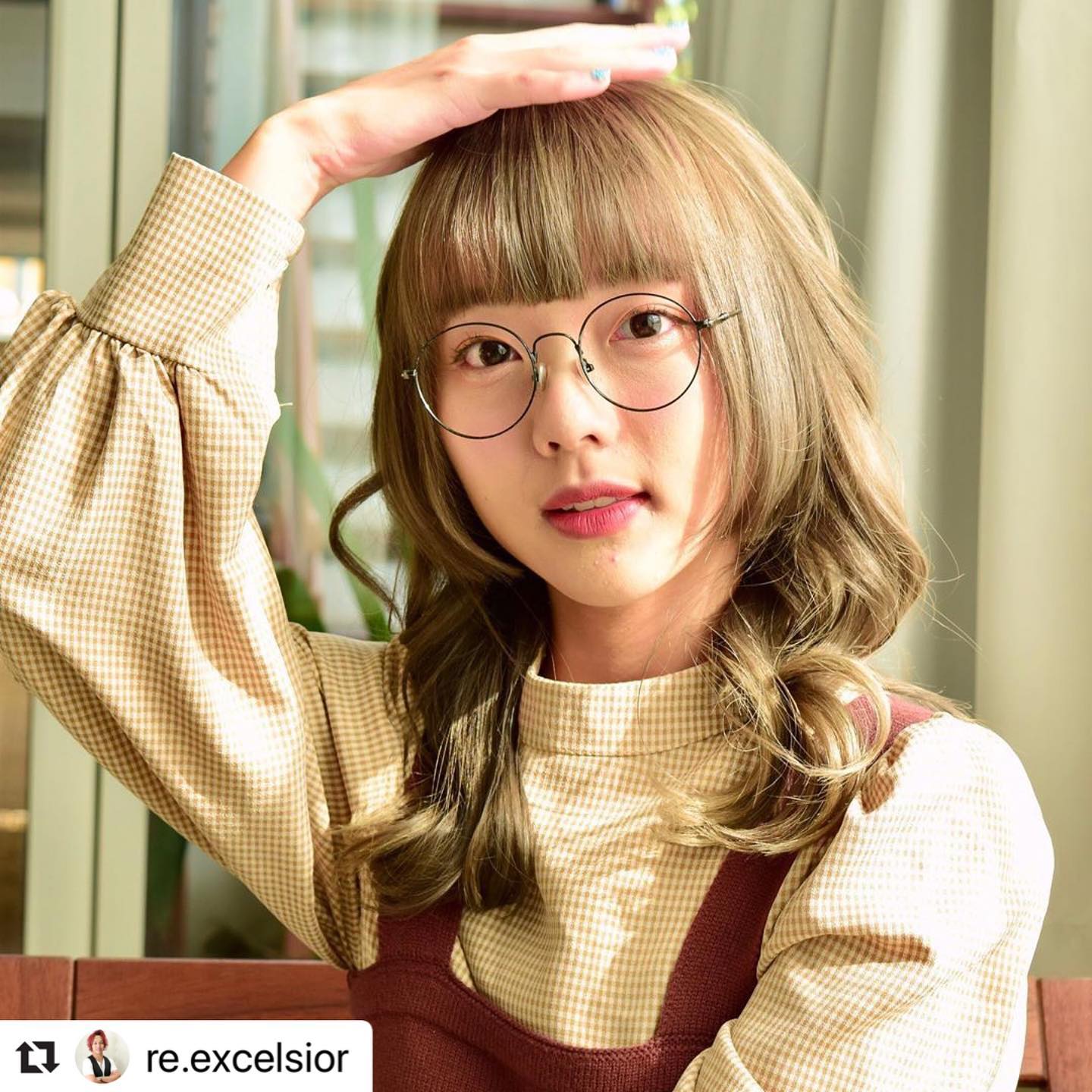 #Repost @re.excelsior with @make_repost
・・・
สีผมที่ดูสดใสออกแดดได้สีที่สวยสดใสอยู่ในร่มก็ได้สีที่ละมุนละไมหลงเลยยย  Use Japanese technology to minimize damage and get the color you need for shiny hair.
.  ร้านเราใช้เทคโนโลยีญี่ปุ่นเพื่อลดความเสียหายของเส้นผมและรับสีที่คุณต้องการสำหรับทำให้ผมเงางาม
.
Model @pinomyim 
Hair @re.excelsior 
Salon @lusrica_salon .
.
Lusrica Salon Thonglor 11 (UR Build)  : 02-009-2616 : https://g.page/LUSRICA-SALON?share 
Open: Mon-Sun 10:00-18:30 
Close: Every Wednesday 
#lusrica #hairdresser #highlight #hair #haircut #hairstyles #haircolor #hairfashion #organic 
#salon #salonlife #streetstyle #streetfashion #streetphotography #thailand 
#bangkok #bangkokfashion #thonglor #ตัดผม #ทำผม #ยืดผม #ดัดผม 
#ยืดเคราติน #ยืดวอลลุ่ม #ทำสีผมแฟชั่น #แนะนำร้านทำผม #ยืดโคนดัดปลาย  #ร้านทำผมทองหล่อ #ทำสีผม