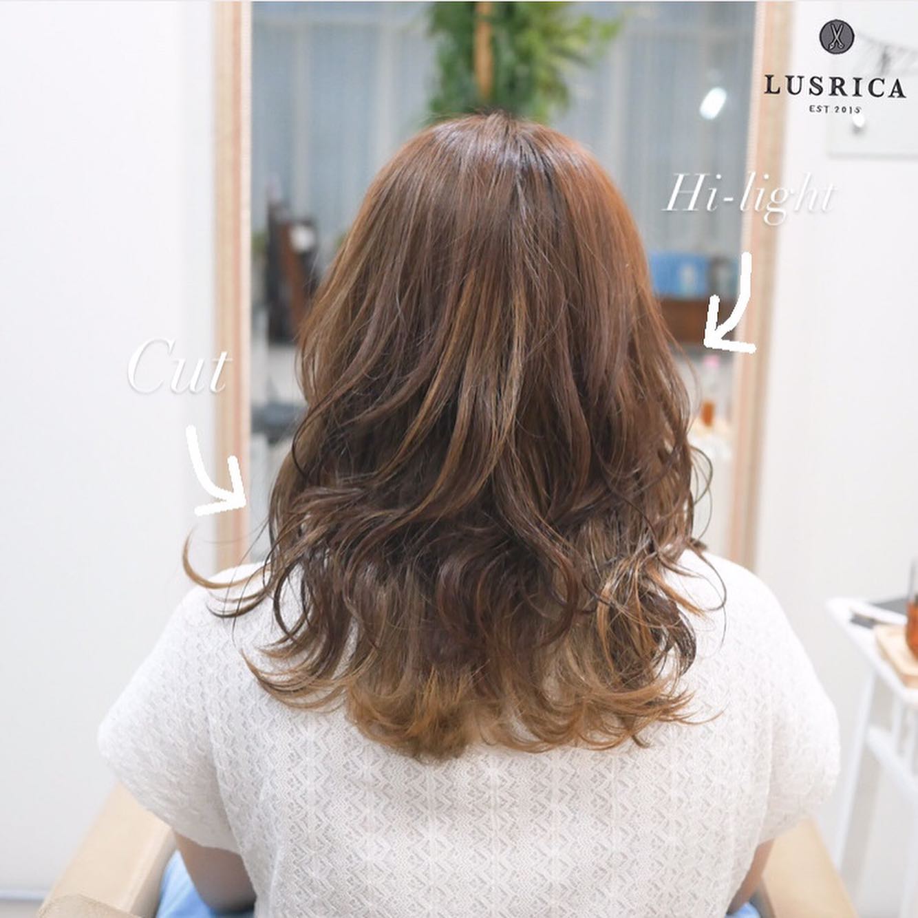 (Hi-light Beige Color )
การลงสีเบจเพื่อทำให้สีส้มดูซอฟต์ลงและดูมีลูกเล่นสีตามไฮไลต์
สำหรับการตัดที่ลงเลเยอร์ไล่ระดับเพื่อเป็นการเพิ่มวอลลุ่มให้กับผมและทำการเซ็ตผมด้วยไอรอนจะได้ทรงผมที่เก๋ๆอีกด้วยค่ะ  Use japanese technology to minimize damage and get the color you need for shing hair  ใช้เทคโนโลยีจากญี่ปุ่นเพื่อลดความเสียหายของเส้นผมและรับสีที่คุณต้องการสำหรับผมที่เงางาม  Hair : @re