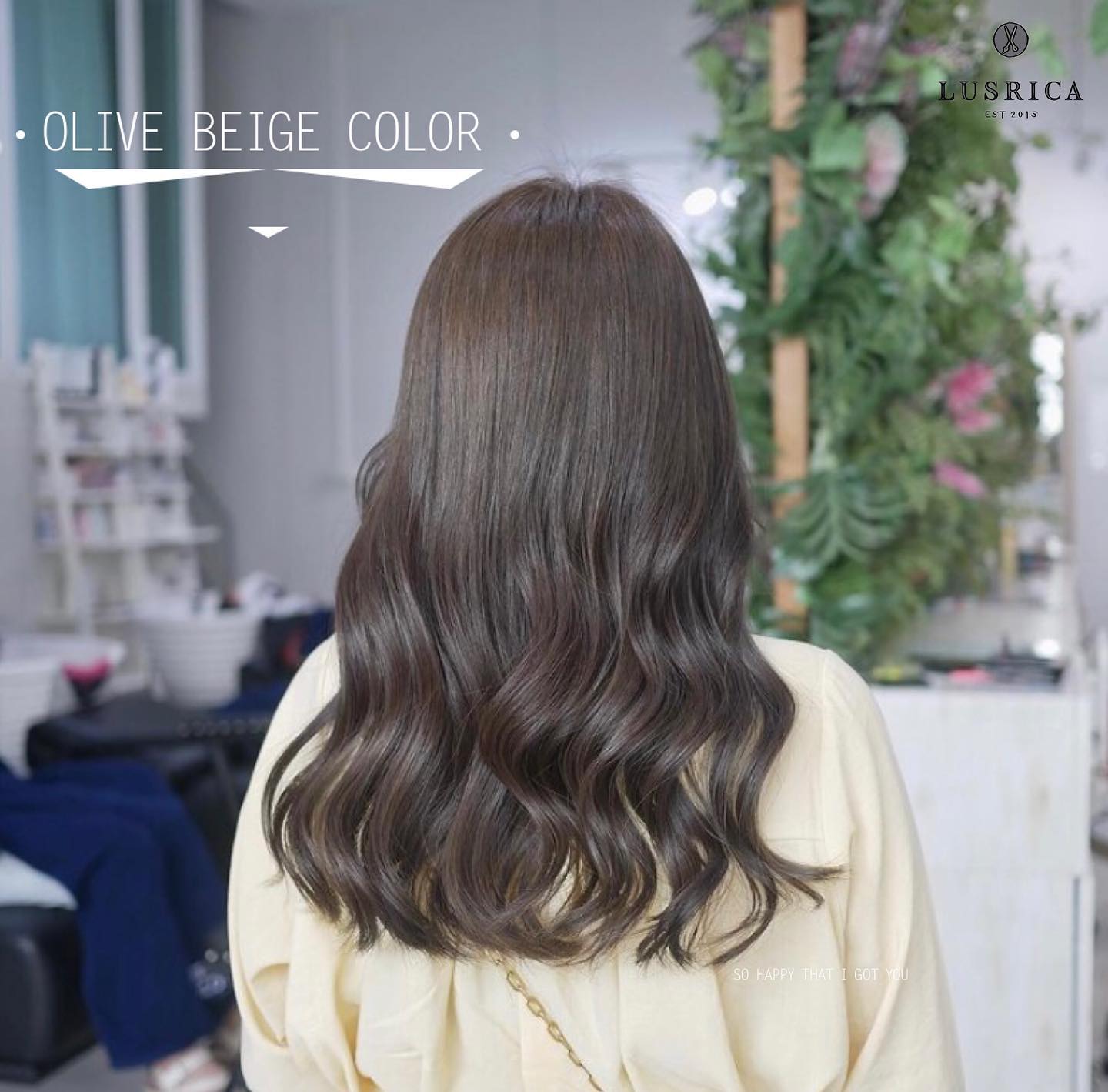 โทนสีเขียวมะกอกประกายเบจนิดๆ มีความหม่นหน่อยๆสี olive Beige จะผมสั้นหรือยาวทำมาก็สวยค่ะ  Use japanese technology to minimize damage and get the color you need for shing hair  ใช้เทคโนโลยีจากญี่ปุ่นเพื่อลดความเสียหายของเส้นผมและรับสีที่คุณต้องการสำหรับผมที่เงางาม  ขอบคุณคุณลูกค้าที่ไว้วางใจให้Lusricaดูแลนะคะ🏻‍♀️️  Salon : @lusrica_salon  Online booking : https://reservia