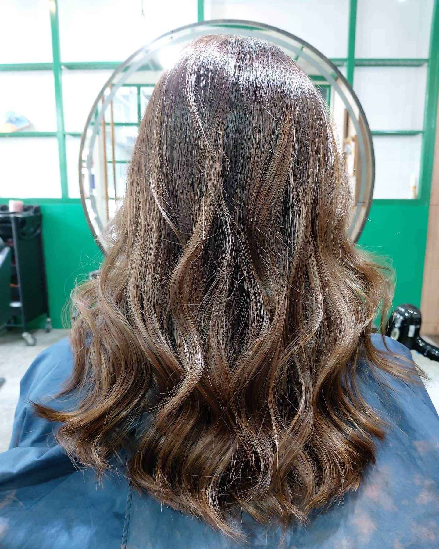 Cut+ Highlight + color +olaplex +treatment  ️Free parking available
สามารถโทรจองคิวได้ที่
02-042-8385
LINE Account : https://lin