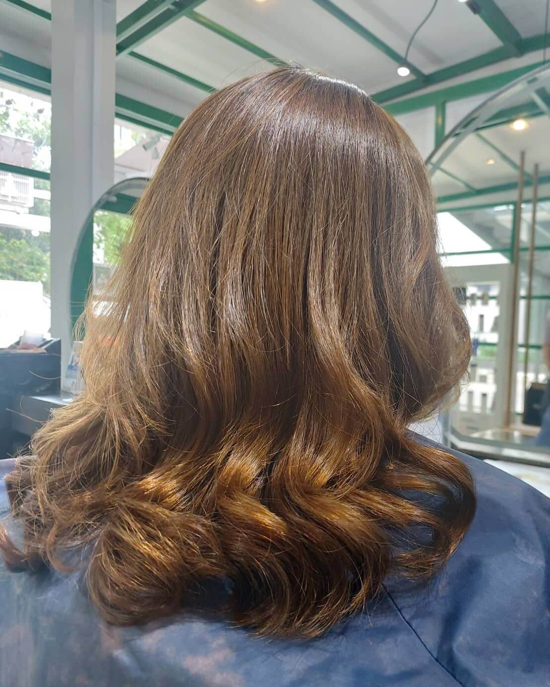 Cut+color +olaplex +treatment  ️Free parking available
สามารถโทรจองคิวได้ที่
02-042-8385
LINE Account : https://lin