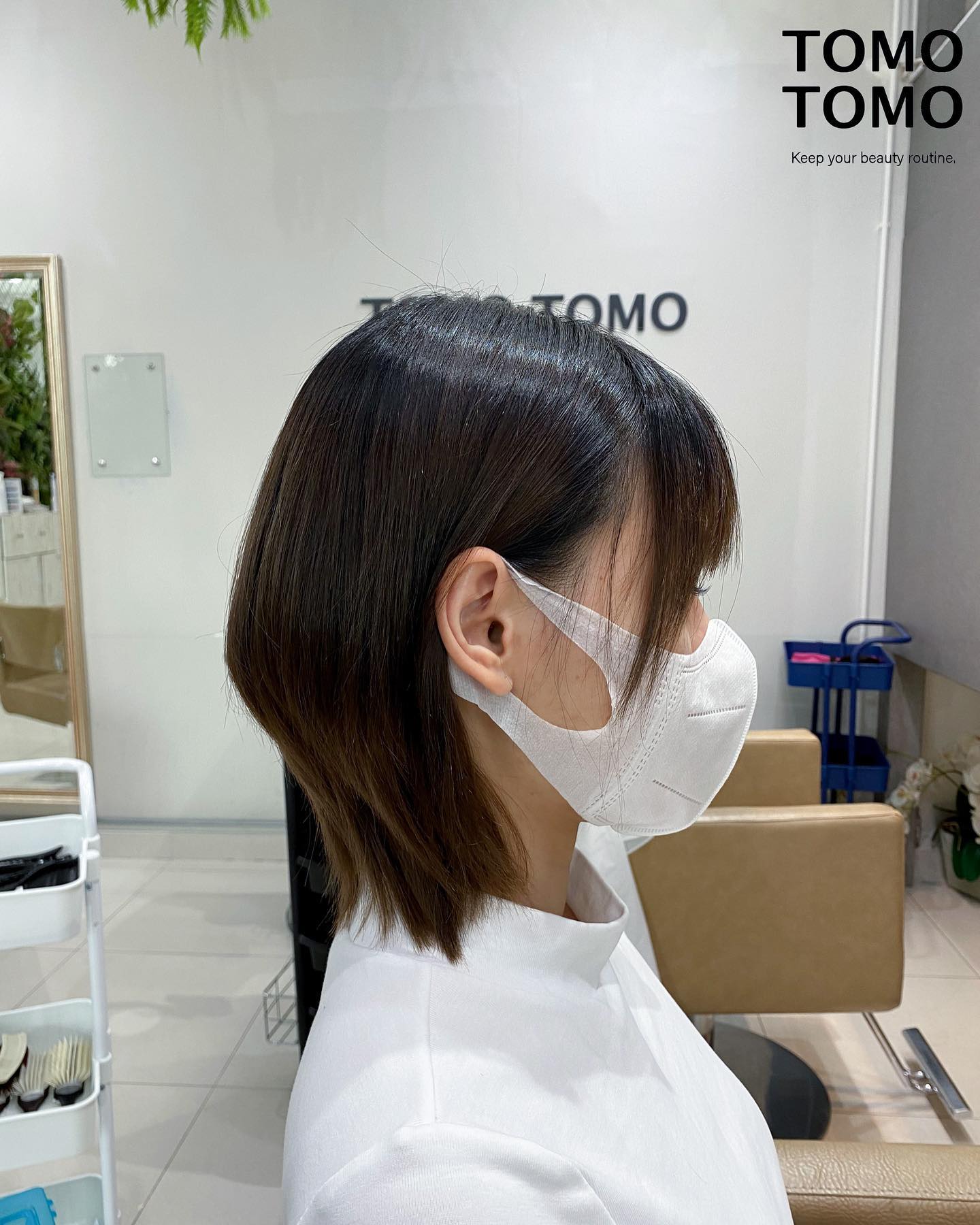 “SHORT BOB “
ผมสั้น ซ่อนความเท่แต่ก็ยังทำให้ลุคดูหวานแนะนำทรงนี้เลยค่ะ 🥰  🧡 จองคิวผ่าน Inbox หรือ 
️ โทร : 02-009-2616 
🧡 Line: @tomotomo
🧡 Online Booking: https://reservia.jp/reserve/login/5055?locale=th  เวลาทำการ: จันทร์-อาทิตย์ 10:00-18:30
 หยุดทุกวันพุธ
 https://g.page/LUSRICA-SALON?share
#hairstyle #haircut #haircolor #hairfashion #salon #thailand #hairdresser #ทำผม #ยืดผม #ดัดผม #ยืดเคราติน #ยืดวอลลุ่ม #ทำสีผมแฟชั่น #แนะนำร้านทำผม #ร้านทำผมทองหล่อ #lusrica #hairdresser #highlight #hair #haircut #hairstyles #haircolor #hairfashion #organic 
#salon #salonlife #streetstyle #streetfashion #streetphotography #thailand 
#bangkok #bangkokfashion #thonglor #ตัดผม #ทำผม #ยืดผม #ดัดผม 
#ยืดเคราติน #ยืดวอลลุ่ม #ทำสีผมแฟชั่น #แนะนำร้านทำผม #ยืดโคนดัดปลาย  #ร้านทำผมทองหล่อ #ทำสีผ