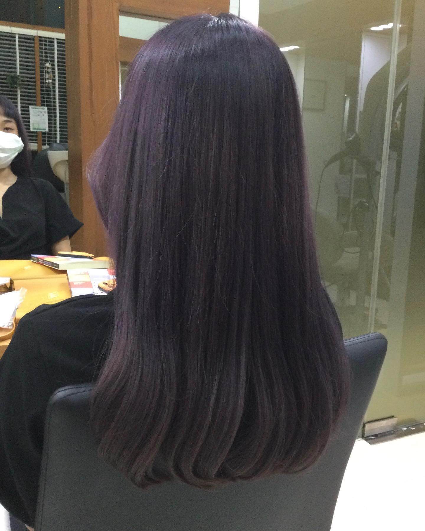 Violet Ash  Bleach + on color + Olaplex  4878B+
…………………………  ร้าน Hair Room Sora 299/7 ชั้น1, Sukhumvit Living Town, ซอยสุขุมวิท21(อโศก)
️ 02-169-1622
 Line : @575zzlqc (มี @)
️** บัตรเครดิตขั้นต่ำ 2000 บาท **
#Hairroomsora #Hairroomsorabangkok #🤖 #Hairstyle #Sukhumvitlivingtown #sukhumvit21 #Japanesesalon #DigitalPerm #デジパ #ヘアールームソラ #fashioncolor #ร้านซาลอนญี่ปุ่น #ซาลอน #ทำผมรับปริญญา #ทำผมออกงาน #รับทำผม #ดัดดิจิตอล #ยืดผม #ย้อมผม #Repost