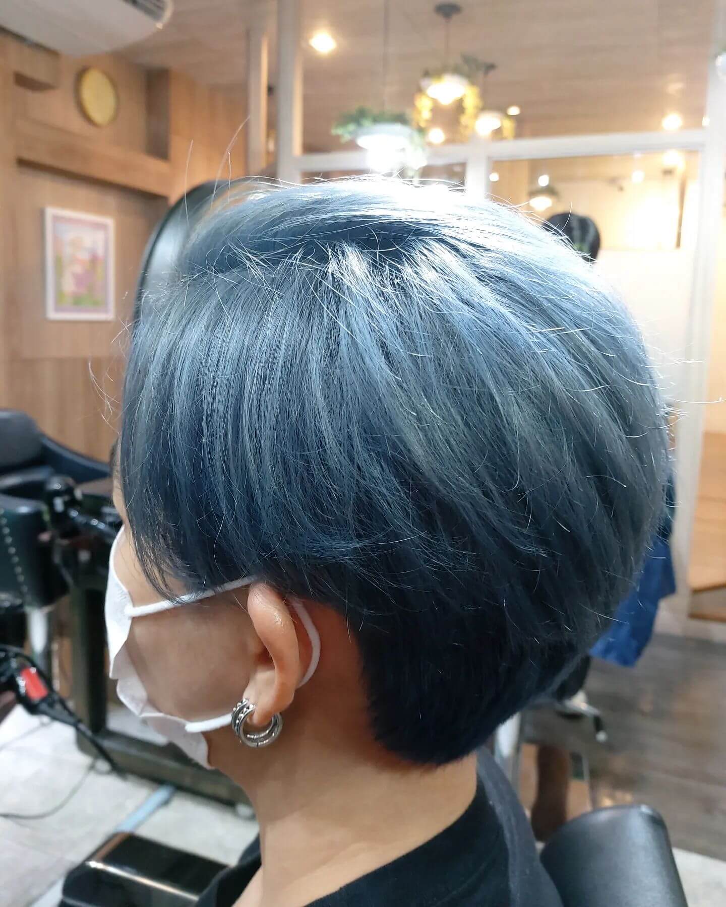 Cut+bleach +color +olaplex +treatment Milbon  ️Free parking available
สามารถโทรจองคิวได้ที่
02-042-8385
LINE Account : https://lin