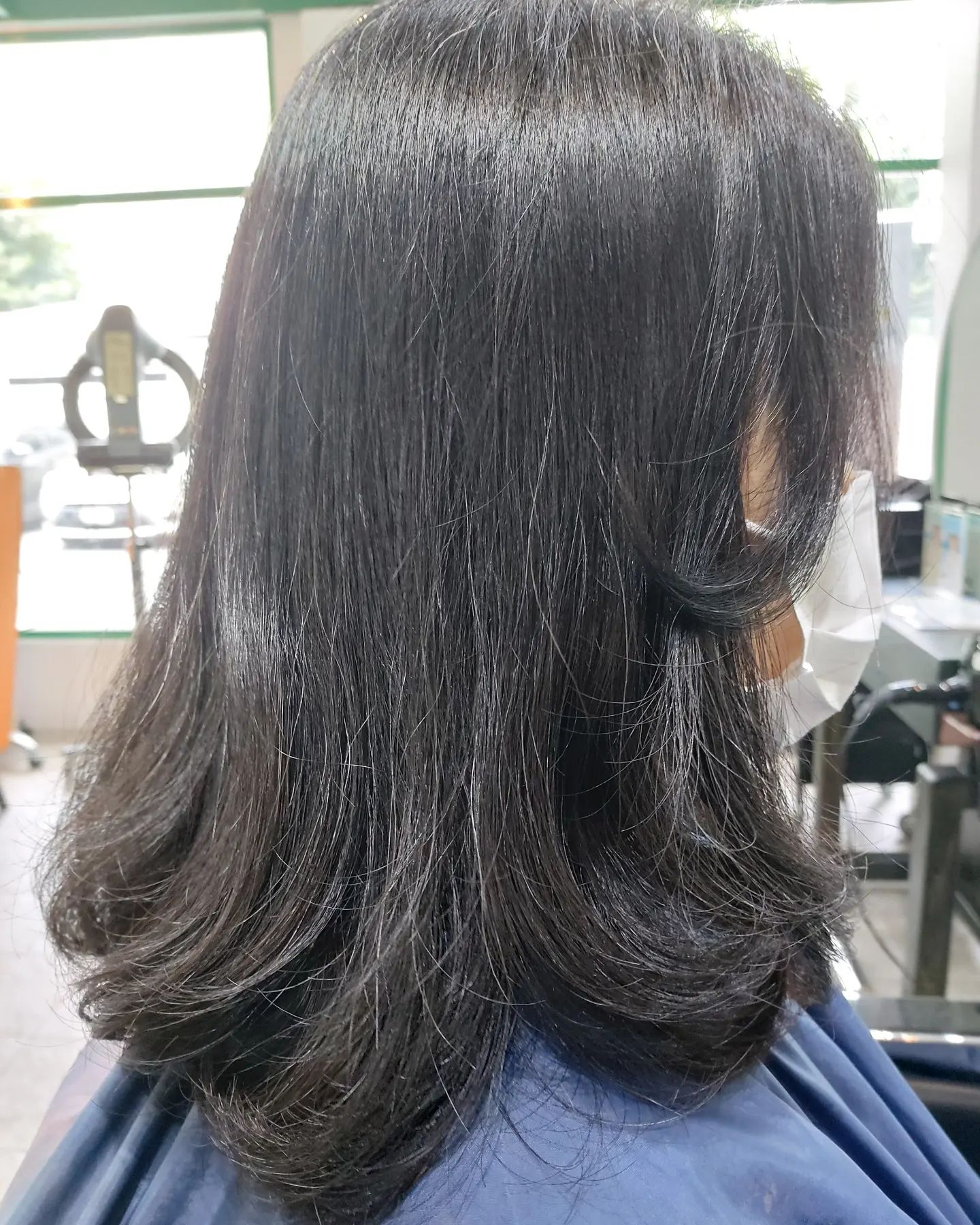 Cut+Digital perm +treatment Milbon  ️Free parking available
สามารถโทรจองคิวได้ที่
02-042-8385
LINE Account : https://lin