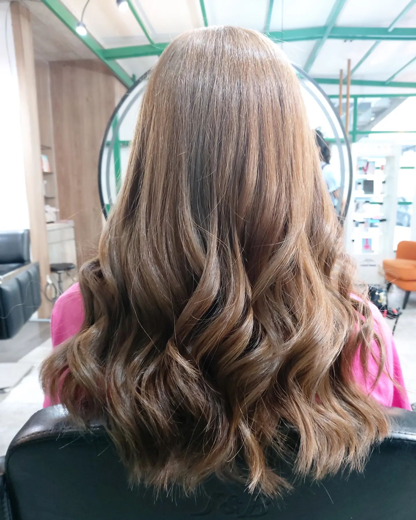 Cut+bleach +color +olaplex +treatment Milbon  ️Free parking available
สามารถโทรจองคิวได้ที่
02-042-8385
LINE Account : https://lin