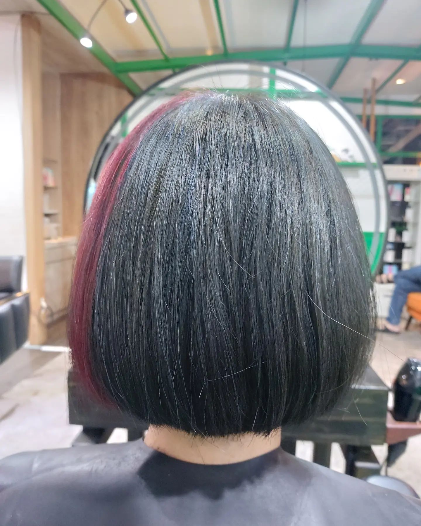 Cut+color +olaplex +treatment Milbon  ️Free parking available
สามารถโทรจองคิวได้ที่
02-042-8385
LINE Account : https://lin