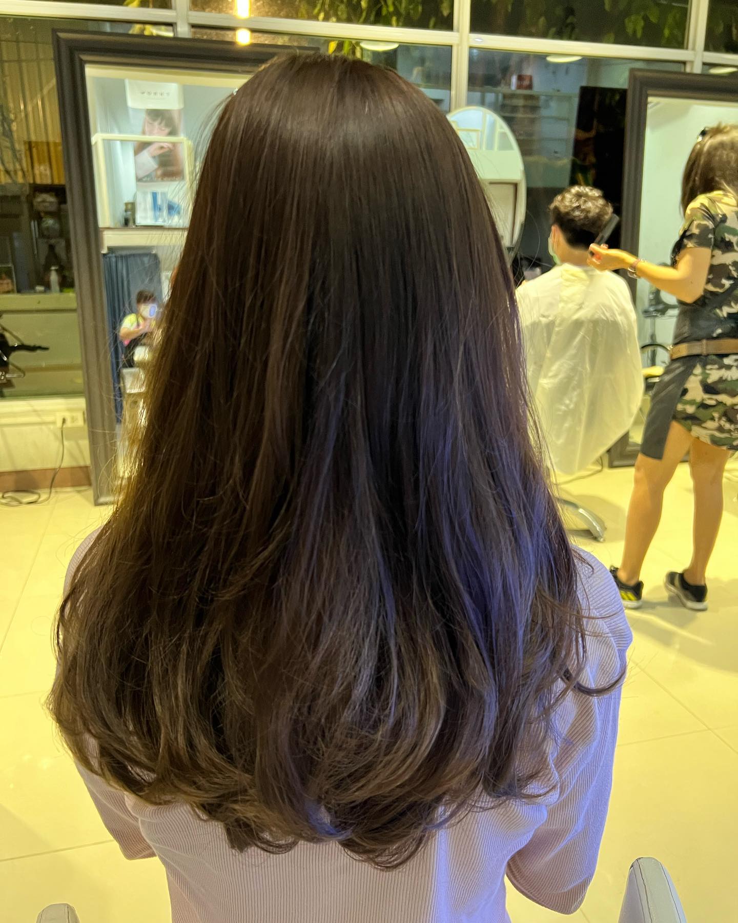 Cut+color +treatment Milbon สวัสดีคะ 
ตอนนี้พร้อมให้บริการแล้วคะ สนใจสอบถามและจองคิวกับทางร้านได้ที่เบอร์ 02-2679-106ค่ะ
