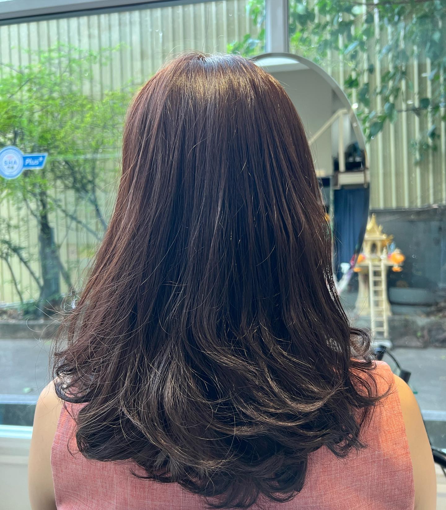 Cut+color +treatment Milbon สวัสดีคะ ใครที่มีปัญหาผมเสีย ก็สามารถมาใช้บริการกับทางร้านได้นะคะ ทางร้านมีทรีทเม้นท์บำรุงผมหลายตัวคะ สนใจสอบถามและจองคิวกับทางร้านได้ที่เบอร์ 02-2679-106ค่ะ
