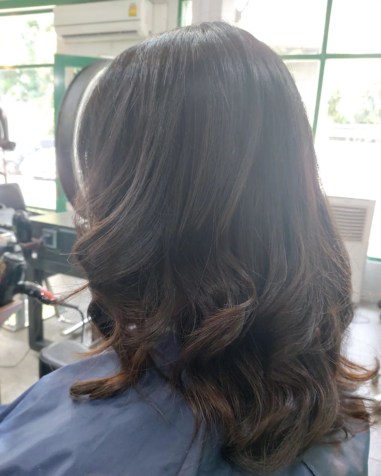 Cut+Digital perm +treatment Milbon  ️Free parking available
สามารถโทรจองคิวได้ที่
02-042-8385
LINE Account : https://lin