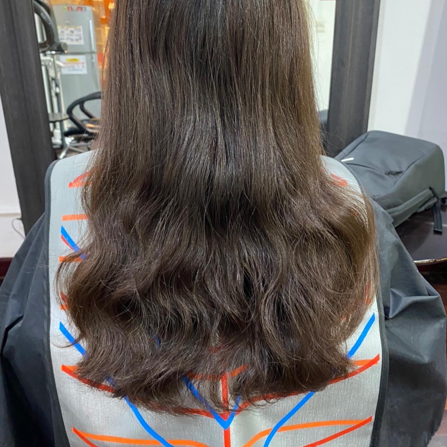 cut +color+ milbon treatment ทำผมโดยช่างญา ช่างทำผมสไตล์ญี่ปุ่น '
 สวัสดีค่ะ 
เปลี่ยนตัวเองให้เป็นสาวมั่น
และเพื่อความสะดวกรวดเร็วในการทำผมในตอนเช้าค่ะ
ยินดีให้คำปรึกษาก่อนมาใช้บริการ🥰🥰
ร้านเปิดให้บริการ 9.00-18.30  ลูกค้าสามารถจองคิวเข้ามาได้เลยค่ะ  ขอบคุณลูกค้าทุกท่านที่เข้ามาใช้บริการค่ะ
สอบถามเพิ่มเติมหรือจองคิวทำผม
ได้ที่เบอร์โทรศัพ 02-662-7106
ลูกค้าสามารถจอดรถที่ร้านได้เลยนะคะ  อีก1ช่องทางการติดต่อ, เช็คโปรโมชั่นทางร้านหรือจองคิวทำผม สามารถแอดไลน์ของทางร้านได้เลยค่ะ
LINE account
https://lin.ee/3Cm0Ksiac  #106hair #coco106 #sukhumvit39 #ร้านทำผม106coco #ร้านทำผม106 #สระโซดาสปา #ไฮไลท์สีผม #ทำสีผม #ร้านทำผม #ร้านทำผมในกรุงเทพ #ร้านเสริมสวยในกรุงเทพ