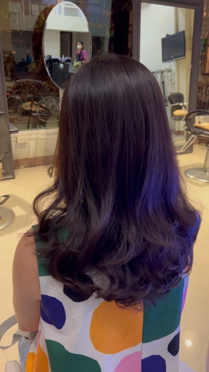 Cut+ digital perm +color +treatment Milbon ร้านทำผมสไตล์ญี่ปุ่น สนใจทำผมกับทางร้านยินดีต้อนรับคะ ตอนนี้พร้อมให้บริการแล้วคะ สอบถามและจองคิวกับทางร้านได้ที่เบอร์ 02-2679-106ค่ะ
.ร้านทำผม 106 ANNEX ‍♀️
เวลาทำการ 10:00 - 19:30 
ทางร้านมีบริการจอดรถฟรีค่ะ
Silom 6 (We Space) *รบกวนจองเวลาก่อนมารับบริการทุกครั้งนะคะ
#106hair #106AnnexReMAKE #digitalperm #คะsodaspa #highlightcolor #hairsalon #bangkokbeauty
#bangkok #thailand #ร้านทำผม #กรุงเทพฯ #สีลมซอย6 @ 106 Hair / ANNEX REMAKE