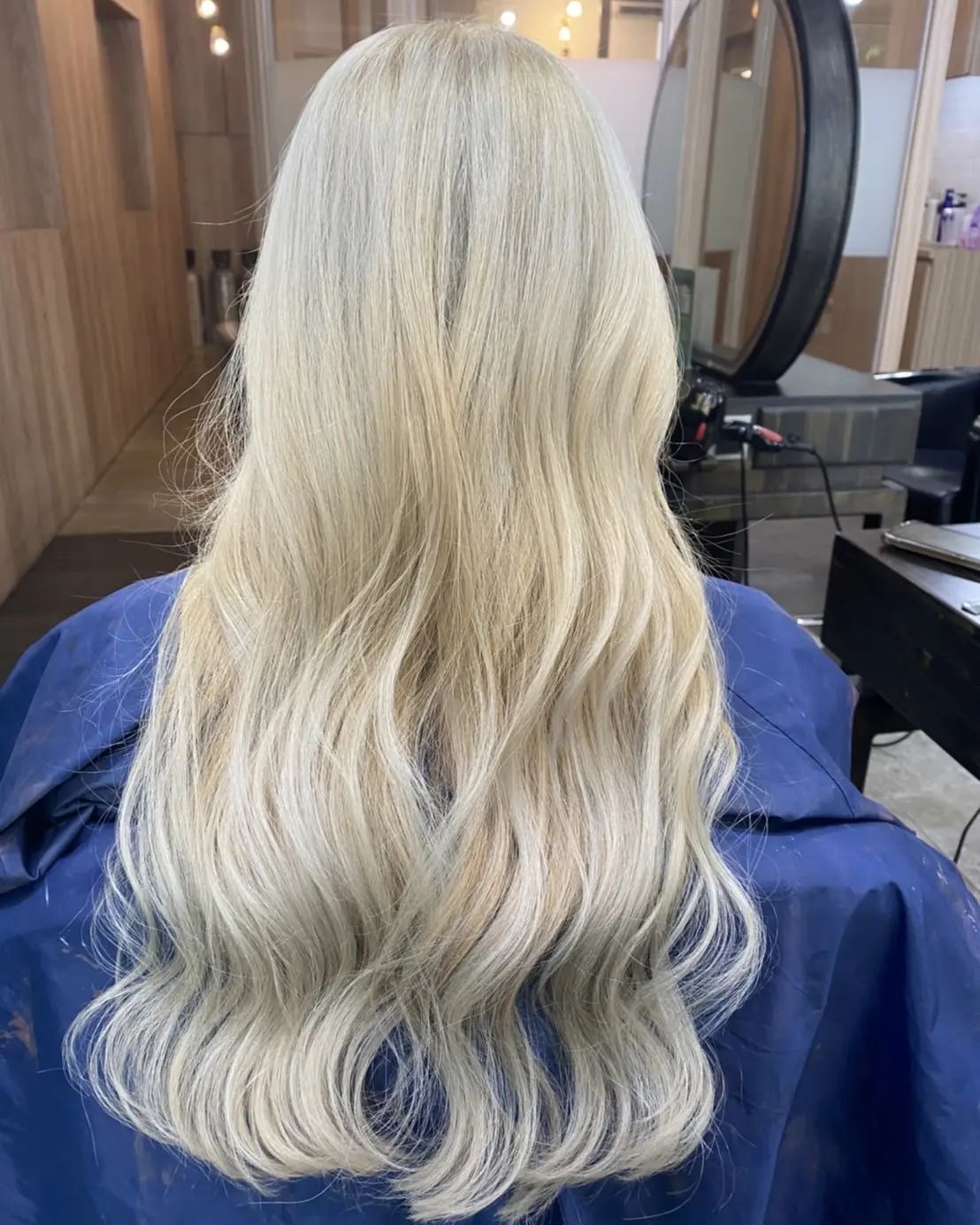 Cut+bleach +Highlight +color +olaplex +treatment Milbon4 step  ️Free parking available
สามารถโทรจองคิวได้ที่
02-042-8385
LINE Account : https://lin.ee/3NZFLGo
หรือทางเว็บไซด์
https://lilachokkaido.com/booking/
ทางไปเลือก VIP Gift Voucher↓
https://www.gowabi.com/en/provider/lilac-by-106-hair  #ร้านเสริมสวย #ร้านเสริมสวยทองหล่อซอย5 #ทองหล่อซอย5 #thonglorsoi5 #salon #thonglor #salonthonglor #lilacby106 #106hairstudio #バンコク美容室 #バンコク #トンロー美容室 #トンローソイ5 #サロン #bangkok #stylist #perm #digitalperm #color #haircut #milbon #cut #japansalo #beauty #review #Bangkok #hair #Good #lilachokkaido
BOOKING - Spa & Hair LiLAC by 106Hair
...
lilachokkaido.com @ Spa & Hair Lilac by 106Hair