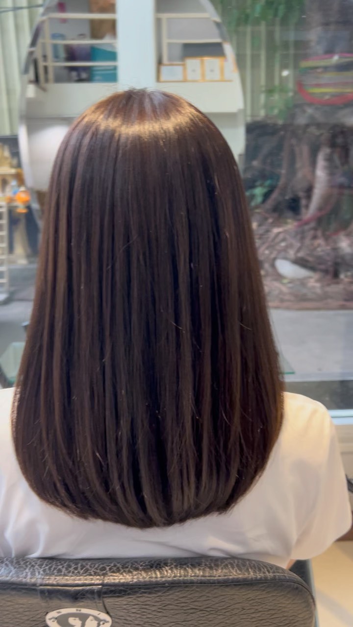 Cut+color +treatment Milbon ร้านทำผมสไตล์ญี่ปุ่น สนใจทำผมกับทางร้านยินดีต้อนรับคะ ตอนนี้พร้อมให้บริการแล้วคะ สอบถามและจองคิวกับทางร้านได้ที่เบอร์ 02-2679-106ค่ะ
.ร้านทำผม 106 ANNEX ‍♀️
เวลาทำการ 10:00 - 19:30 
ทางร้านมีบริการจอดรถฟรีค่ะ
Silom 6 (We Space) *รบกวนจองเวลาก่อนมารับบริการทุกครั้งนะคะ
#106hair #106AnnexReMAKE #digitalperm #คะsodaspa #highlightcolor #hairsalon #bangkokbeauty
#bangkok #thailand #ร้านทำผม #กรุงเทพฯ #สีลมซอย6 @ 106 Hair / ANNEX REMAKE