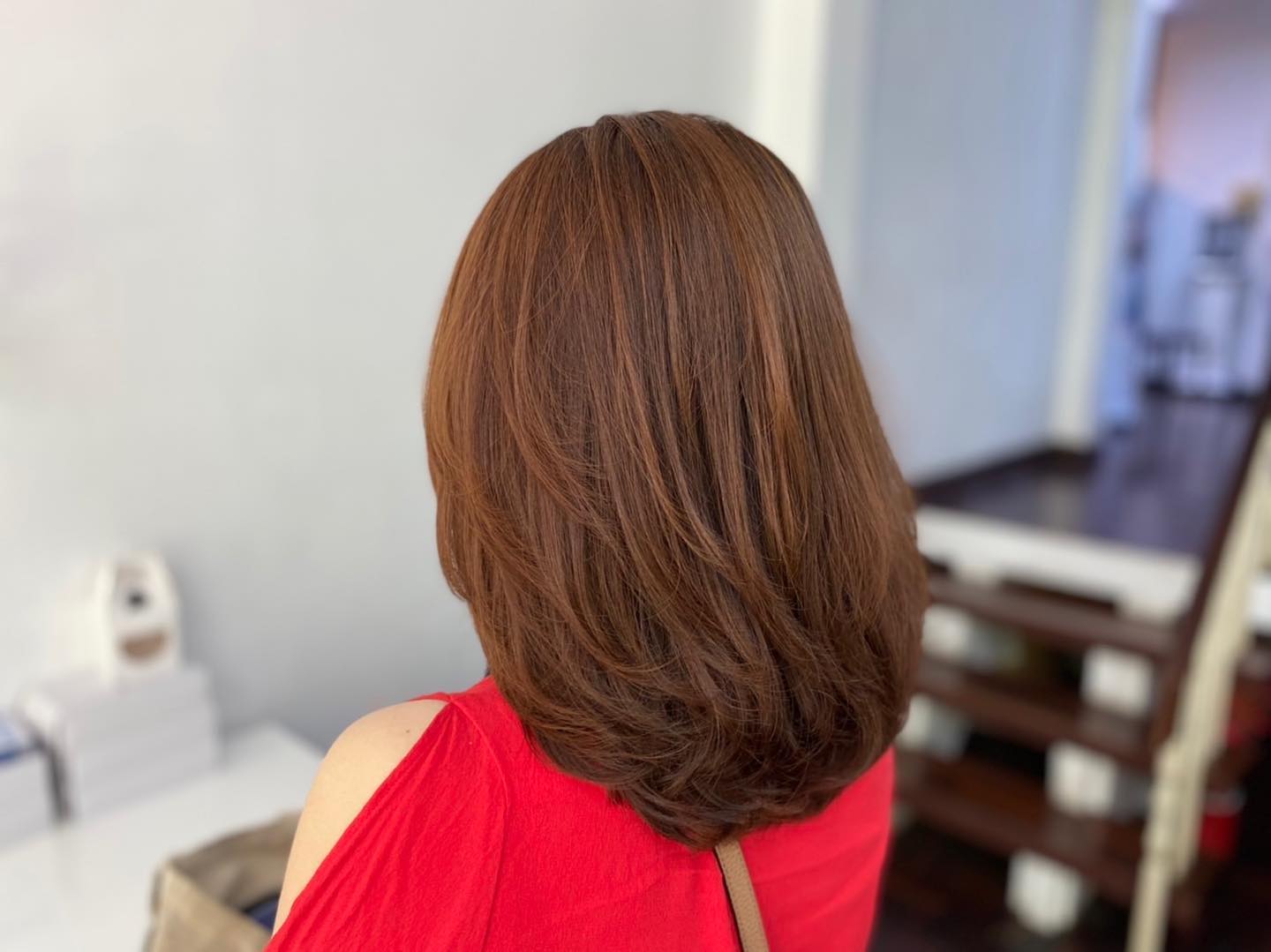 cut +color+olaplex +milbon treatment ทำผมโดยช่างญา ช่างทำผมสไตล์ญี่ปุ่น '
 สวัสดีค่ะ 
สีผมแบบไหนที่ทำสีแล้วให้ผมสุขภาพดี
ยินดีให้คำปรึกษาก่อนมาใช้บริการ🥰🥰
ร้านเปิดให้บริการ 9.00-18.30  ลูกค้าสามารถจองคิวเข้ามาได้เลยค่ะ  ขอบคุณลูกค้าทุกท่านที่เข้ามาใช้บริการค่ะ
สอบถามเพิ่มเติมหรือจองคิวทำผม
ได้ที่เบอร์โทรศัพ 02-662-7106
ลูกค้าสามารถจอดรถที่ร้านได้เลยนะคะ  อีก1ช่องทางการติดต่อ, เช็คโปรโมชั่นทางร้านหรือจองคิวทำผม สามารถแอดไลน์ของทางร้านได้เลยค่ะ
LINE account
https://lin.ee/3Cm0Ksiac  #106hair #coco106 #sukhumvit39 #ร้านทำผม106coco #ร้านทำผม106 #สระโซดาสปา #ไฮไลท์สีผม #ทำสีผม #ร้านทำผม #ร้านทำผมในกรุงเทพ #ร้านเสริมสวยในกรุงเทพ