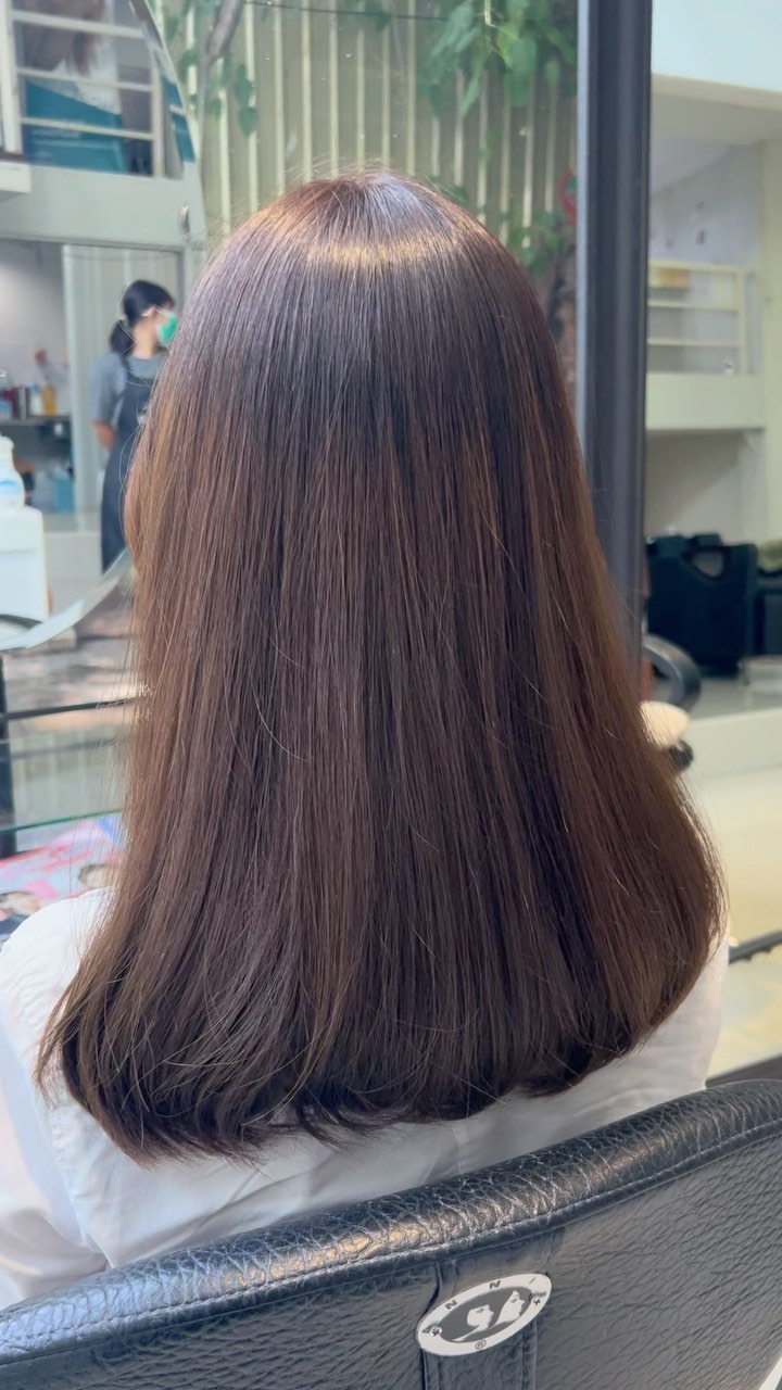 Cut+color+olaplex +treatment Milbon 
ตอนนี้พร้อมให้บริการแล้วคะ ร้านทำผมสไตล์ญี่ปุ่น สนใจสอบถามและจองคิวกับทางร้านได้ที่เบอร์ 02-2679-106ค่ะ
.ร้านทำผม 106 ANNEX ‍♀️
เวลาทำการ 10:00 - 19:30 
ทางร้านมีบริการจอดรถฟรีค่ะ
 ️Free parking available
Silom 6 (We Space) *รบกวนจองเวลาก่อนมารับบริการทุกครั้งนะคะ
#106hair #106AnnexReMAKE #digitalperm #คะsodaspa #highlightcolor #hairsalon #bangkokbeauty
#bangkok #thailand #ร้านทำผม #กรุงเทพฯ #สีลมซอย6 @ 106 Hair / ANNEX REMAKE