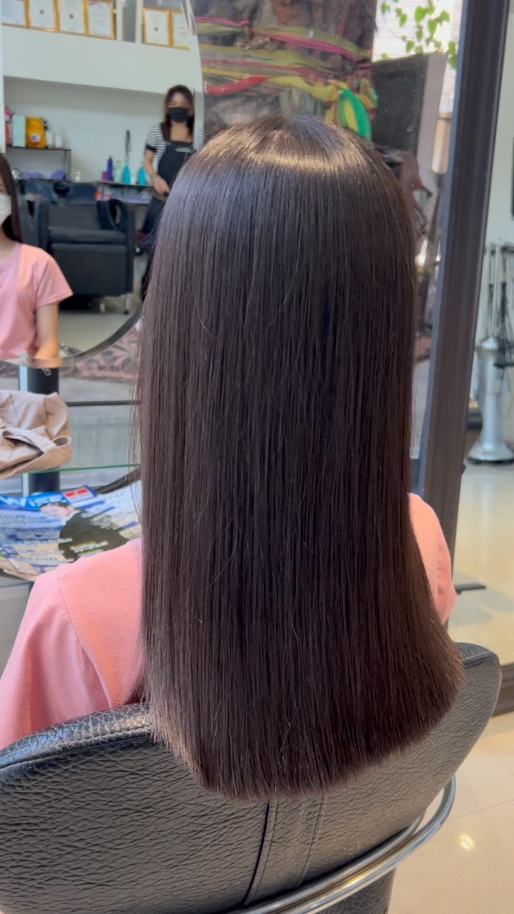 Hair Straightening +Milbon 4 Step Treatment + Olaplex + Sod
ตอนนี้พร้อมให้บริการแล้วคะ ร้านทำผมสไตล์ญี่ปุ่น สนใจสอบถามและจองคิวกับทางร้านได้ที่เบอร์ 02-2679-106ค่ะ
.ร้านทำผม 106 ANNEX ‍♀️
เวลาทำการ 10:00 - 19:30 
ทางร้านมีบริการจอดรถฟรีค่ะ
 ️Free parking available
Silom 6 (We Space) *รบกวนจองเวลาก่อนมารับบริการทุกครั้งนะคะ
#106hair #106AnnexReMAKE #digitalperm #คะsodaspa #highlightcolor #hairsalon #bangkokbeauty
#bangkok #thailand #ร้านทำผม #กรุงเทพฯ #สีลมซอย6 @ 106 Hair / ANNEX REMAKE