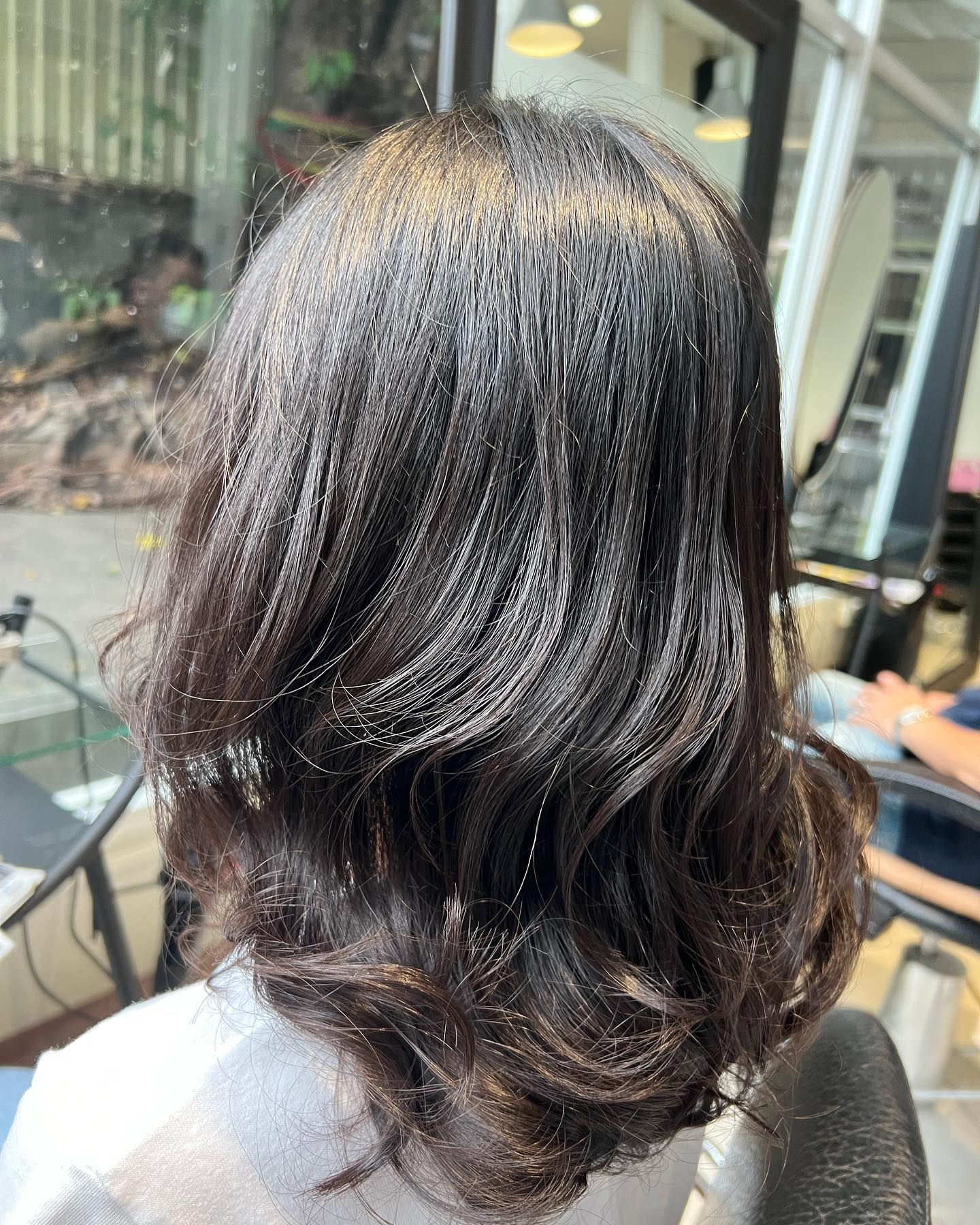 Cut+ digital perm +olaplex +treatment Milbon 
ร้านทำผมสไตล์ญี่ปุ่น สนใจสอบถามและจองคิวกับทางร้านได้ที่เบอร์ 02-2679-106ค่ะ
.ร้านทำผม 106 ANNEX ‍♀️
เวลาทำการ 10:00 - 19:30 
ทางร้านมีบริการจอดรถฟรีค่ะ
 ️Free parking available
Silom 6 (We Space) *รบกวนจองเวลาก่อนมารับบริการทุกครั้งนะคะ
#106hair #106AnnexReMAKE #digitalperm #คะsodaspa #highlightcolor #hairsalon #bangkokbeauty
#bangkok #thailand #ร้านทำผม #กรุงเทพฯ #สีลมซอย6 @ 106 Hair / ANNEX REMAKE