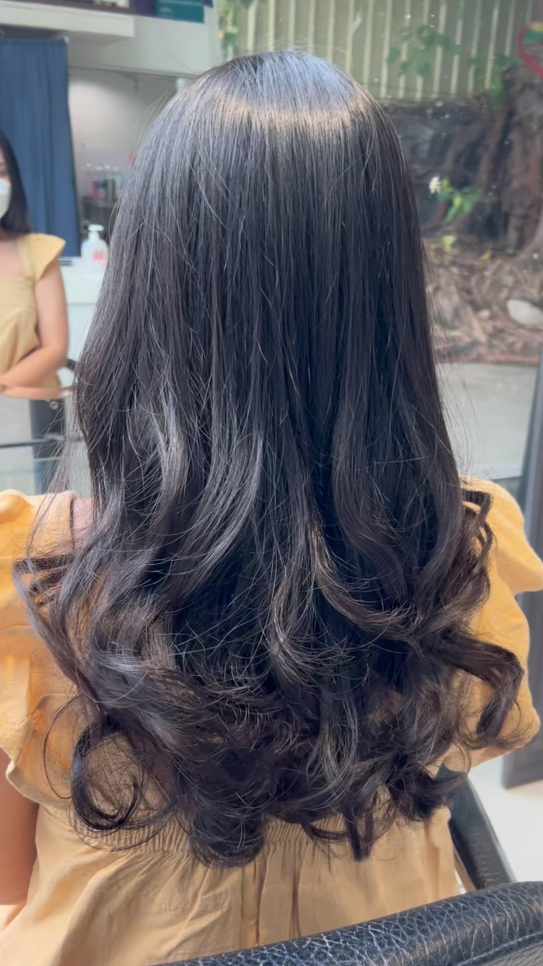 Cut + digital perm +Soda 
ตอนนี้พร้อมให้บริการแล้วคะ ร้านทำผมสไตล์ญี่ปุ่น สนใจสอบถามและจองคิวกับทางร้านได้ที่เบอร์ 02-2679-106ค่ะ
.ร้านทำผม 106 ANNEX ‍♀️
เวลาทำการ 10:00 - 19:30 
ทางร้านมีบริการจอดรถฟรีค่ะ
 ️Free parking available
Silom 6 (We Space) *รบกวนจองเวลาก่อนมารับบริการทุกครั้งนะคะ
#106hair #106AnnexReMAKE #digitalperm #คะsodaspa #highlightcolor #hairsalon #bangkokbeauty
#bangkok #thailand #ร้านทำผม #กรุงเทพฯ #สีลมซอย6 @ 106 Hair / ANNEX REMAKE