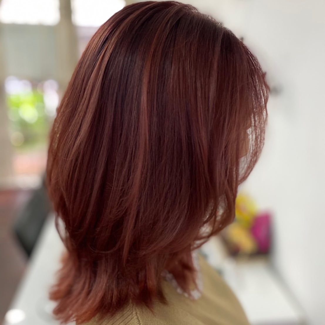 Cut +Blech +Color Olaplex Treatment +Milbon Treatment 
ทำผมโดยช่างญา ช่างทำผมสไตล์ญี่ปุ่น '  สวัสดีค่ะ ร้านเปิดพร้อมให้บริการแล้วนะคะ
ลูกค้าสามารถเข้ามาใช้บริการ หรือโทรเข้ามาสอบถามจองคิวได้เลยค่ะ  ยินดีให้คำปรึกษาก่อนมาใช้บริการ🥰🥰
ร้านเปิดให้บริการ 9.00-18.30  ขอบคุณลูกค้าทุกท่านที่เข้ามาใช้บริการค่ะ
สอบถามเพิ่มเติมหรือจองคิวทำผม
ได้ที่เบอร์โทรศัพ 02-662-7106
ลูกค้าสามารถจอดรถที่ร้านได้เลยนะคะ  อีก1ช่องทางการติดต่อ, เช็คโปรโมชั่นทางร้านหรือจองคิวทำผม สามารถแอดไลน์ของทางร้านได้เลยค่ะ
LINE account
https://lin.ee/3Cm0Ksiac  #106hair #coco106 #sukhumvit39 #ร้านทำผม106coco #ร้านทำผม106 #สระโซดาสปา #ไฮไลท์สีผม #ทำสีผม #ร้านทำผม #ร้านทำผมในกรุงเทพ #ร้านเสริมสวยในกรุงเทพ