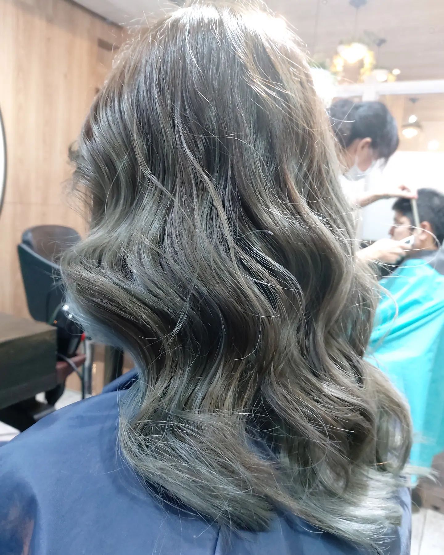 Cut+bleach inner +color +olaplex +treatment Milbon 
️Free parking available
สามารถโทรจองคิวได้ที่
02-042-8385
LINE Account : https://lin.ee/3NZFLGo
หรือทางเว็บไซด์
https://lilachokkaido.com/booking/
ทางไปเลือก VIP Gift Voucher↓
https://www.gowabi.com/en/provider/lilac-by-106-hair  #ร้านเสริมสวย #ร้านเสริมสวยทองหล่อซอย5 #ทองหล่อซอย5 #thonglorsoi5 #salon #thonglor #salonthonglor #lilacby106 #106hairstudio #バンコク美容室 #バンコク #トンロー美容室 #トンローソイ5 #サロン #bangkok #stylist #perm #digitalperm #color #haircut #milbon #cut #japansalo #beauty #review #Bangkok #hair #Good #lilachokkaido
BOOKING - Spa & Hair LiLAC by 106Hair
...
lilachokkaido.com @ Spa & Hair Lilac by 106Hair