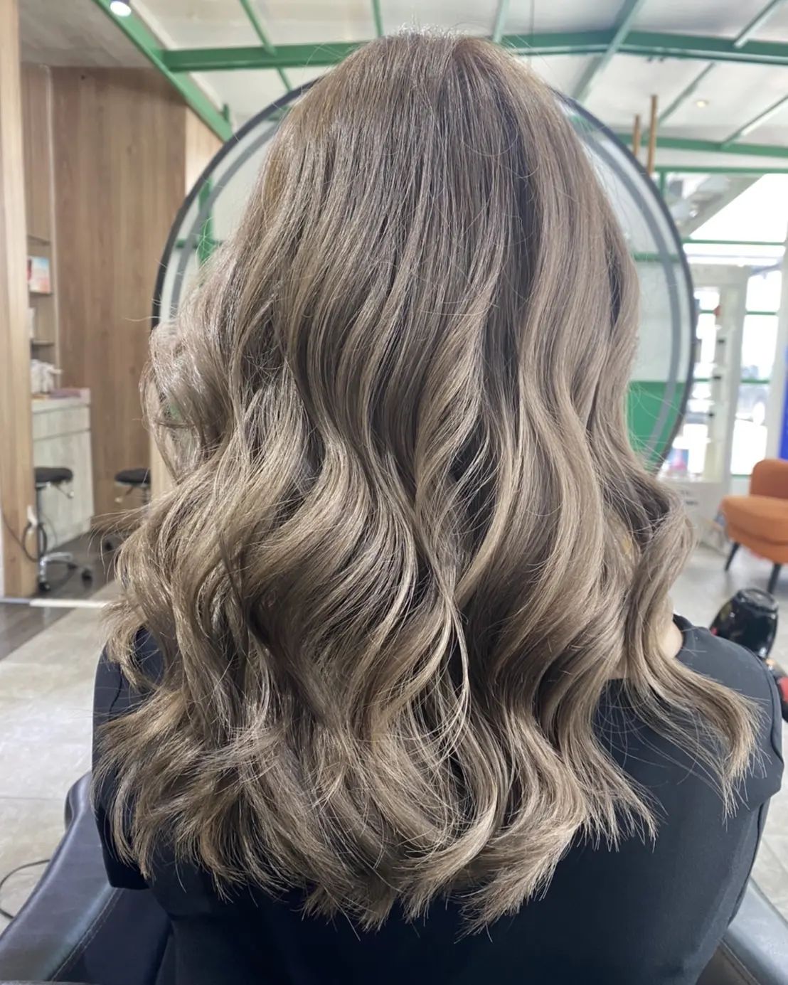 Cut+Highlight +color +olaplex +treatment Milbon 
️Free parking available
สามารถโทรจองคิวได้ที่
02-042-8385
LINE Account : https://lin.ee/3NZFLGo
หรือทางเว็บไซด์
https://lilachokkaido.com/booking/
ทางไปเลือก VIP Gift Voucher↓
https://www.gowabi.com/en/provider/lilac-by-106-hair  #ร้านเสริมสวย #ร้านเสริมสวยทองหล่อซอย5 #ทองหล่อซอย5 #thonglorsoi5 #salon #thonglor #salonthonglor #lilacby106 #106hairstudio #バンコク美容室 #バンコク #トンロー美容室 #トンローソイ5 #サロン #bangkok #stylist #perm #digitalperm #color #haircut #milbon #cut #japansalo #beauty #review #Bangkok #hair #Good #lilachokkaido
BOOKING - Spa & Hair LiLAC by 106Hair
...
lilachokkaido.com @ Spa & Hair Lilac by 106Hair