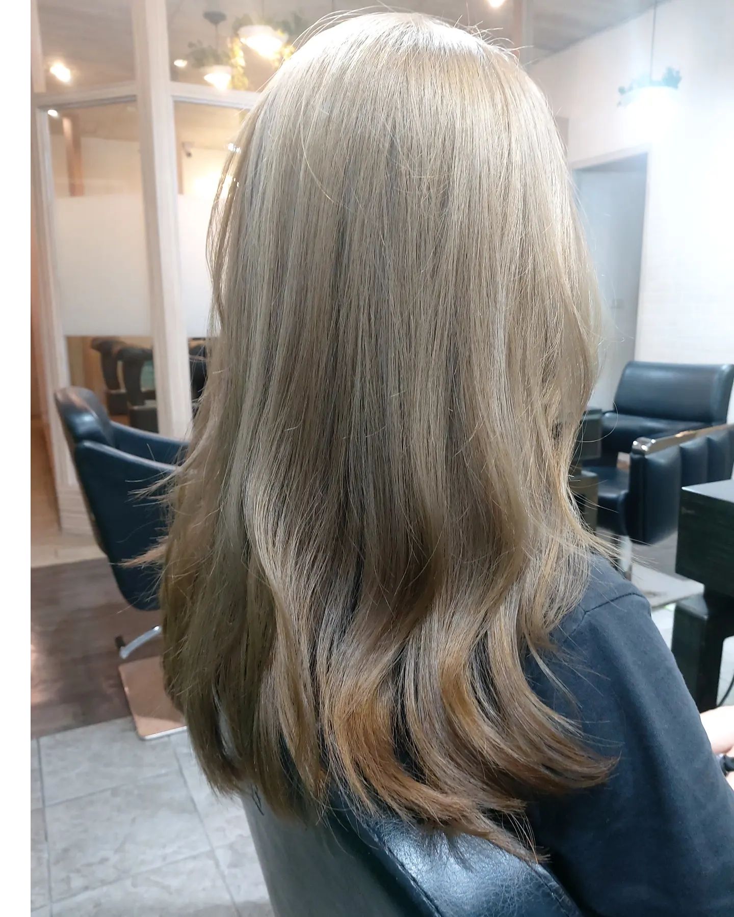 Cut+bleach +color +olaplex +treatment Milbon 
️Free parking available
สามารถโทรจองคิวได้ที่
02-042-8385
LINE Account : https://lin.ee/3NZFLGo
หรือทางเว็บไซด์
https://lilachokkaido.com/booking/
ทางไปเลือก VIP Gift Voucher↓
https://www.gowabi.com/en/provider/lilac-by-106-hair  #ร้านเสริมสวย #ร้านเสริมสวยทองหล่อซอย5 #ทองหล่อซอย5 #thonglorsoi5 #salon #thonglor #salonthonglor #lilacby106 #106hairstudio #バンコク美容室 #バンコク #トンロー美容室 #トンローソイ5 #サロン #bangkok #stylist #perm #digitalperm #color #haircut #milbon #cut #japansalo #beauty #review #Bangkok #hair #Good #lilachokkaido
BOOKING - Spa & Hair LiLAC by 106Hair
...
lilachokkaido.com @ Spa & Hair Lilac by 106Hair