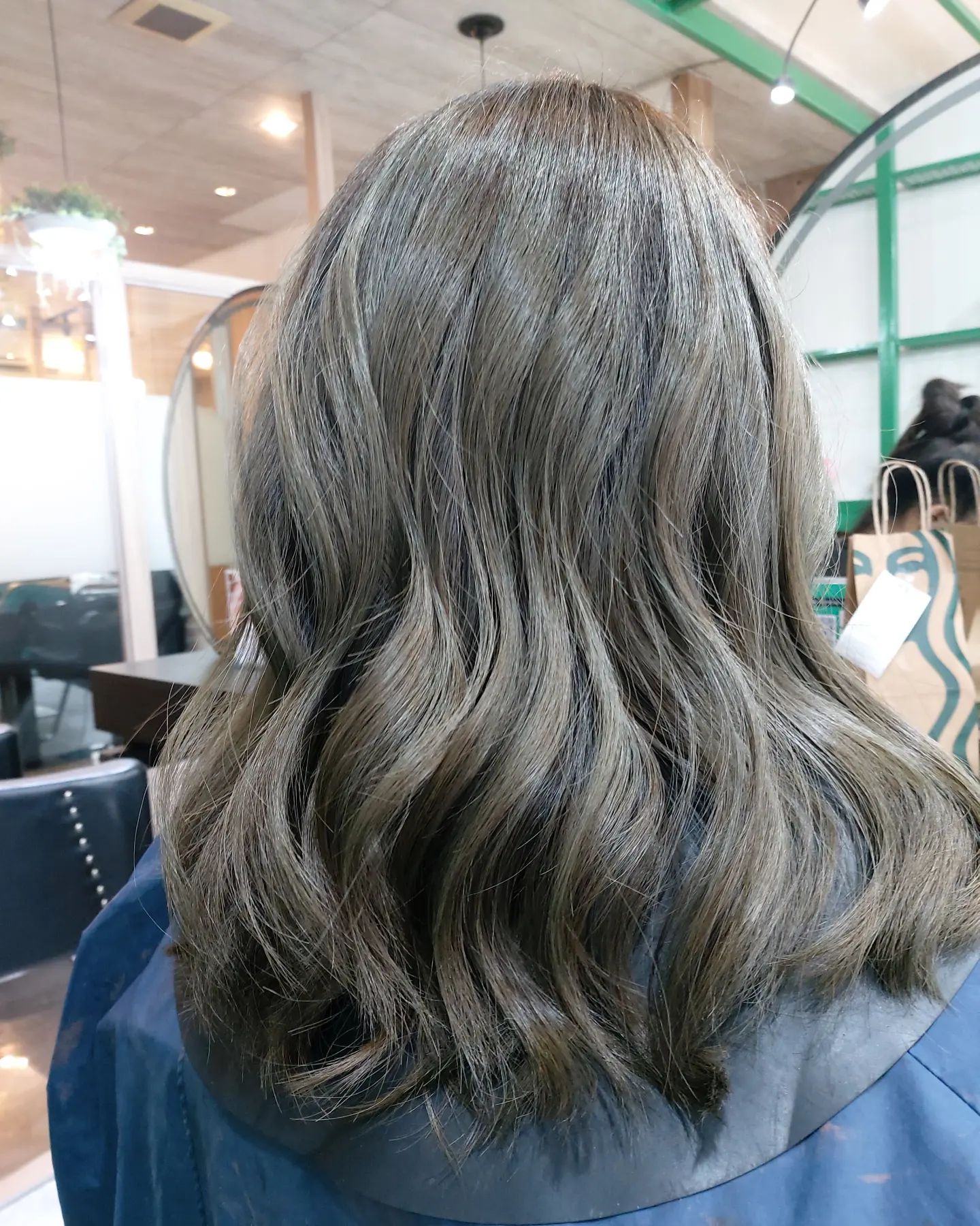 Cut+bleach +color +olaplex +treatment Milbon 
️Free parking available
สามารถโทรจองคิวได้ที่
02-042-8385
LINE Account : https://lin.ee/3NZFLGo
หรือทางเว็บไซด์
https://lilachokkaido.com/booking/
ทางไปเลือก VIP Gift Voucher↓
https://www.gowabi.com/en/provider/lilac-by-106-hair  #ร้านเสริมสวย #ร้านเสริมสวยทองหล่อซอย5 #ทองหล่อซอย5 #thonglorsoi5 #salon #thonglor #salonthonglor #lilacby106 #106hairstudio #バンコク美容室 #バンコク #トンロー美容室 #トンローソイ5 #サロン #bangkok #stylist #perm #digitalperm #color #haircut #milbon #cut #japansalo #beauty #review #Bangkok #hair #Good #lilachokkaido
BOOKING - Spa & Hair LiLAC by 106Hair
...
lilachokkaido.com @ Spa & Hair Lilac by 106Hair