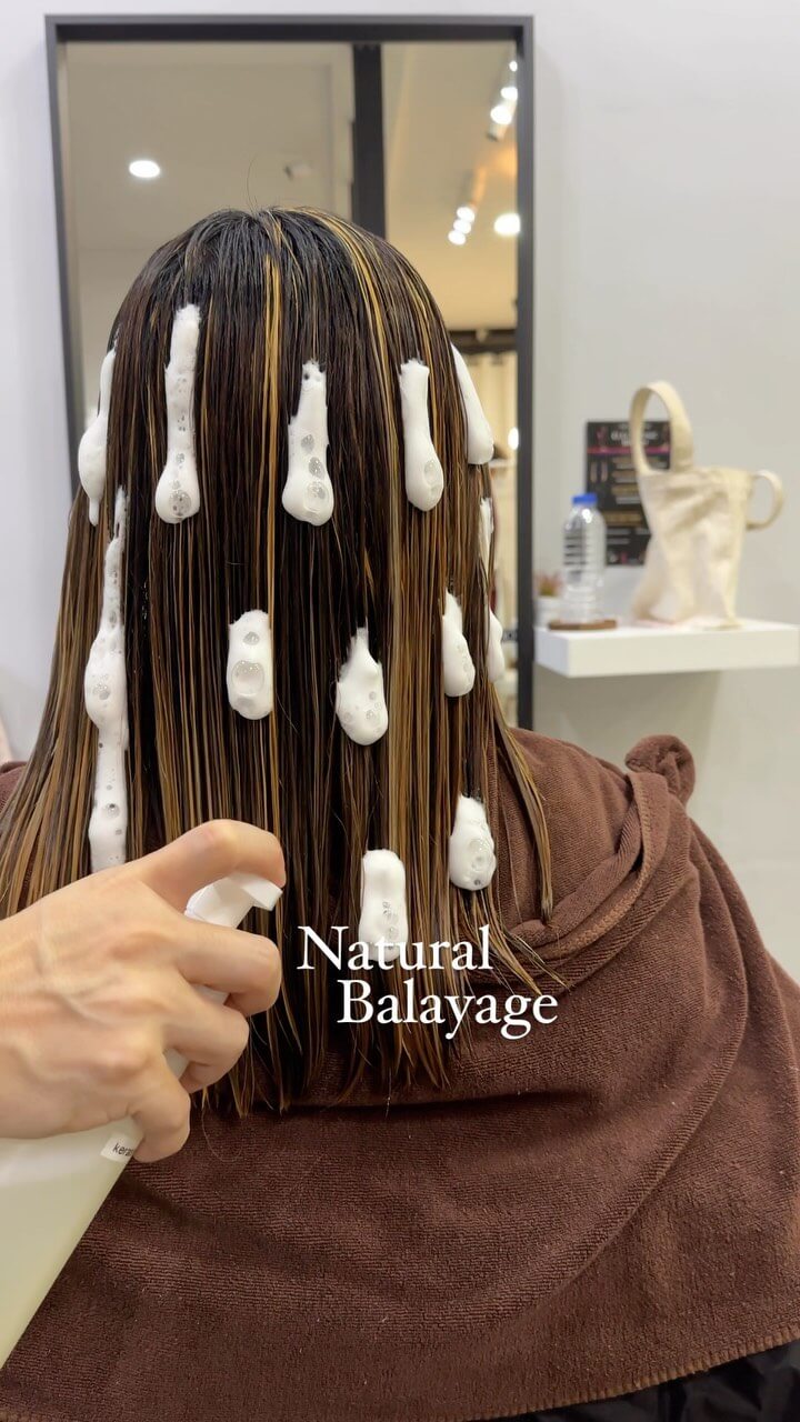 •balayage package 5490thb~
-
☆☆☆☆
・ไฮไลท์,เทคนิคตัดที่ละเอียด ควบคู่ผลิตภัณฑ์และเทคนิคจากญี่ปุ่น สร้างสรรค์ทรงผม
・เข้าถึงทุกเทรนด์ไม่ว่าจะญี่ปุ่นหรือเกาหลี
☆☆☆☆
・Akiendo คือทรงผมที่เชื่อมไปถึงความมั่นใจของคุณ🤩
☆☆☆☆
・พวกเรานั้นมีรับประกันสี10วัน(ไม่รวมสีหลุดโดยธรรมชาติ)
・สำหรับท่านที่ทำไฮไลท์ครั้งแรก สามารถใส่สีอีกครั้งในราคา 1000 บาทภายใน 20 วัน
☆☆☆☆
-
ที่ตั้งร้าน ร้านอยู่ใกล้กับ บีทีเอสพร้อมพงษ์ ในซอยสุขุมวิท 39 ซอยพร้อมศรี 1 metropole residence ชั้น1 ร้านมีที่จอดรถบริการค่ะ
Metropole residence,soi Phrom si1,Sukhumvit39
จองคิวหรือสอบถามได้ที่เบอร์ tel:020048180
Line@: aki-endo
เวลาทำการ: 10:00AM – 8:00PM (หยุดทุกวันอังคาร Tueday closed)  #ตัดผมสไตล์ญี่ปุ่น #เซ็ตผม #ทำสีผม #ตัดผม #หน้าม้า #หน้าม้าซีทรู #ร้านทำผม #ร้านทำผม #สุขุมวิท #ไฮไลท์ #ทรงผมเกาหลี #ดัดผม #ทรงผมสไตล์เกาหลี #สไตล์เกาหลี #ม้วนผม #ผมสั้น #ฟอกผม #ย้อมผม #バンコク美容院 #バンコク美容室 #染髪 #漂髪 #漸層染 #理发 #염색 #앞머리 #헤어컬러링 #탈색